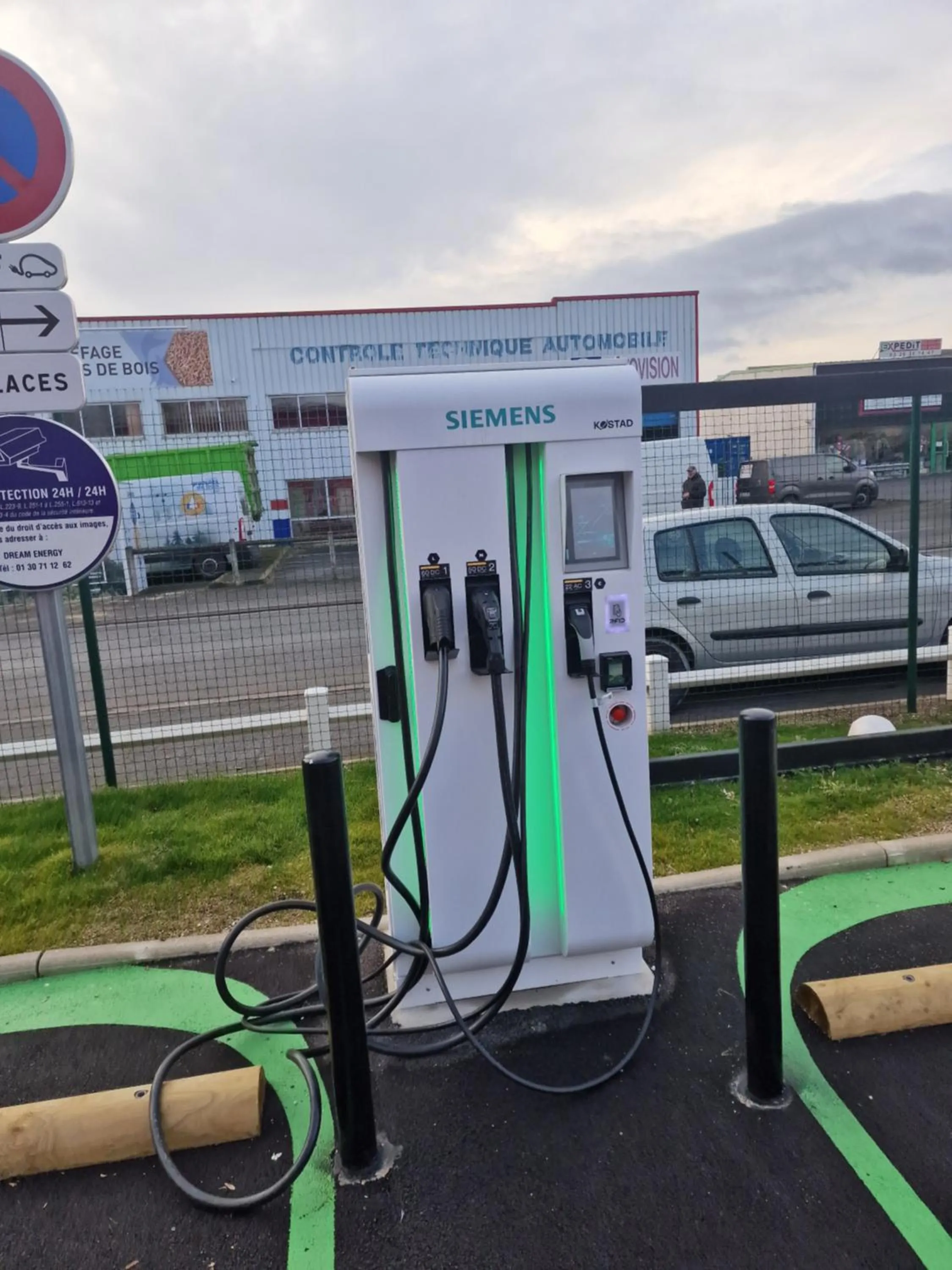 Parking in Enzo Hotels Reims Tinqueux by Kyriad Direct