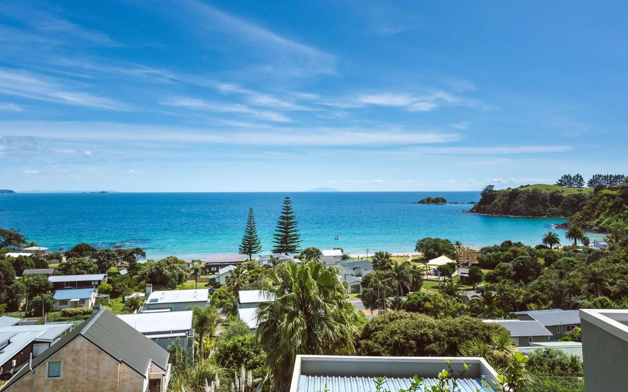 Property building in Palm Beach Lodge