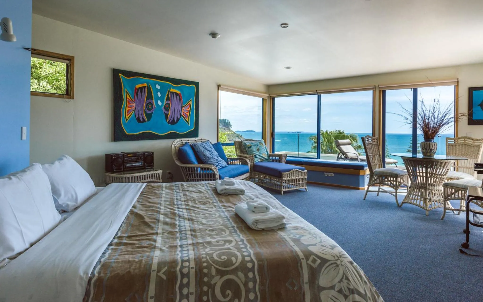 Bedroom, Bed in Palm Beach Lodge