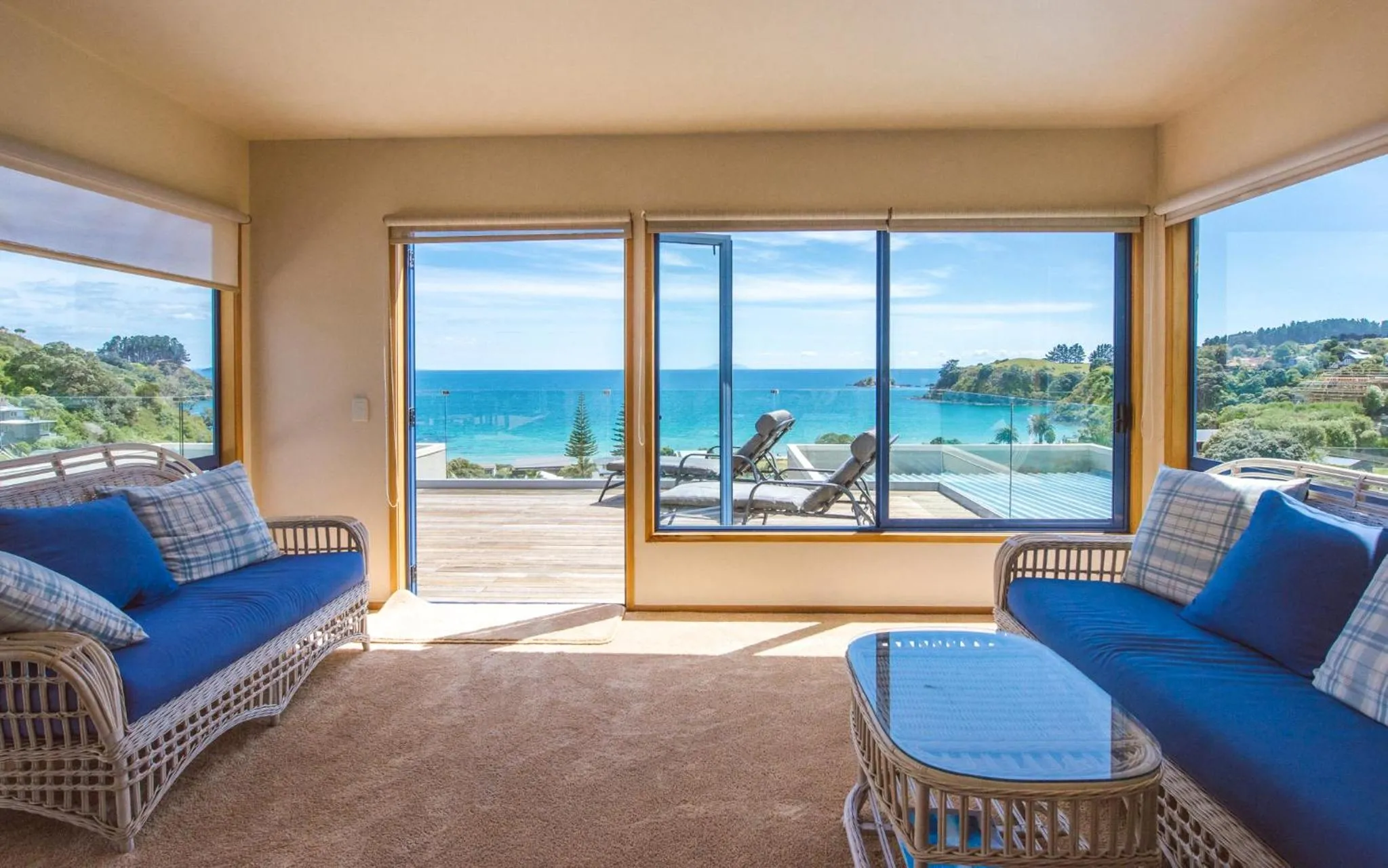 Seating area in Palm Beach Lodge