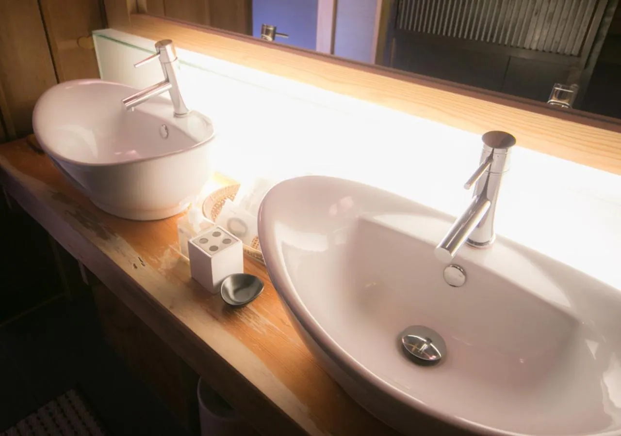 Bathroom in CHAHARU Hanare Dogo Yumekura