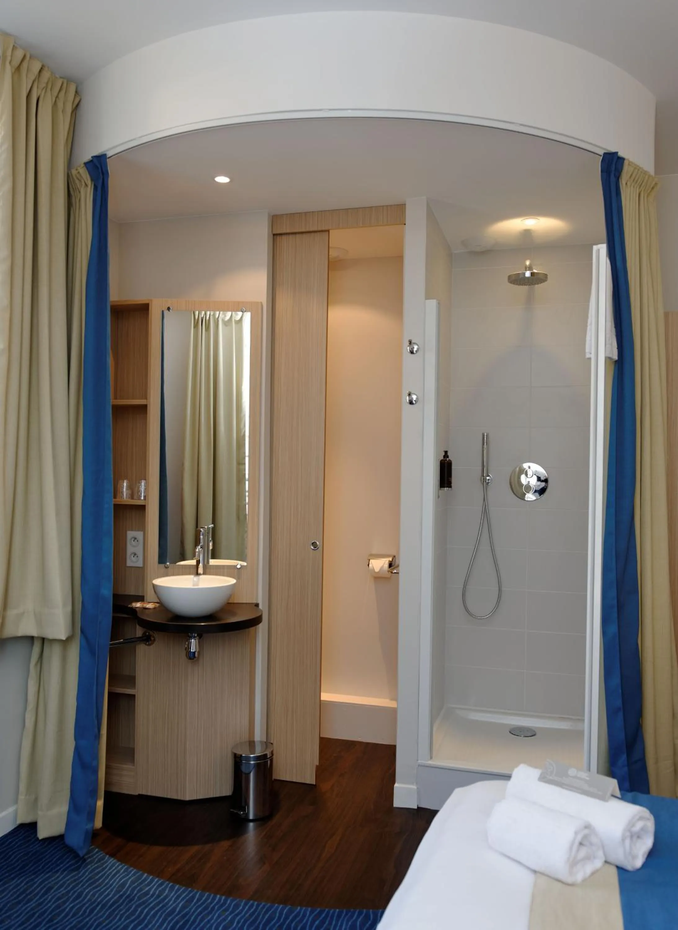 Bathroom in Castel Victoria