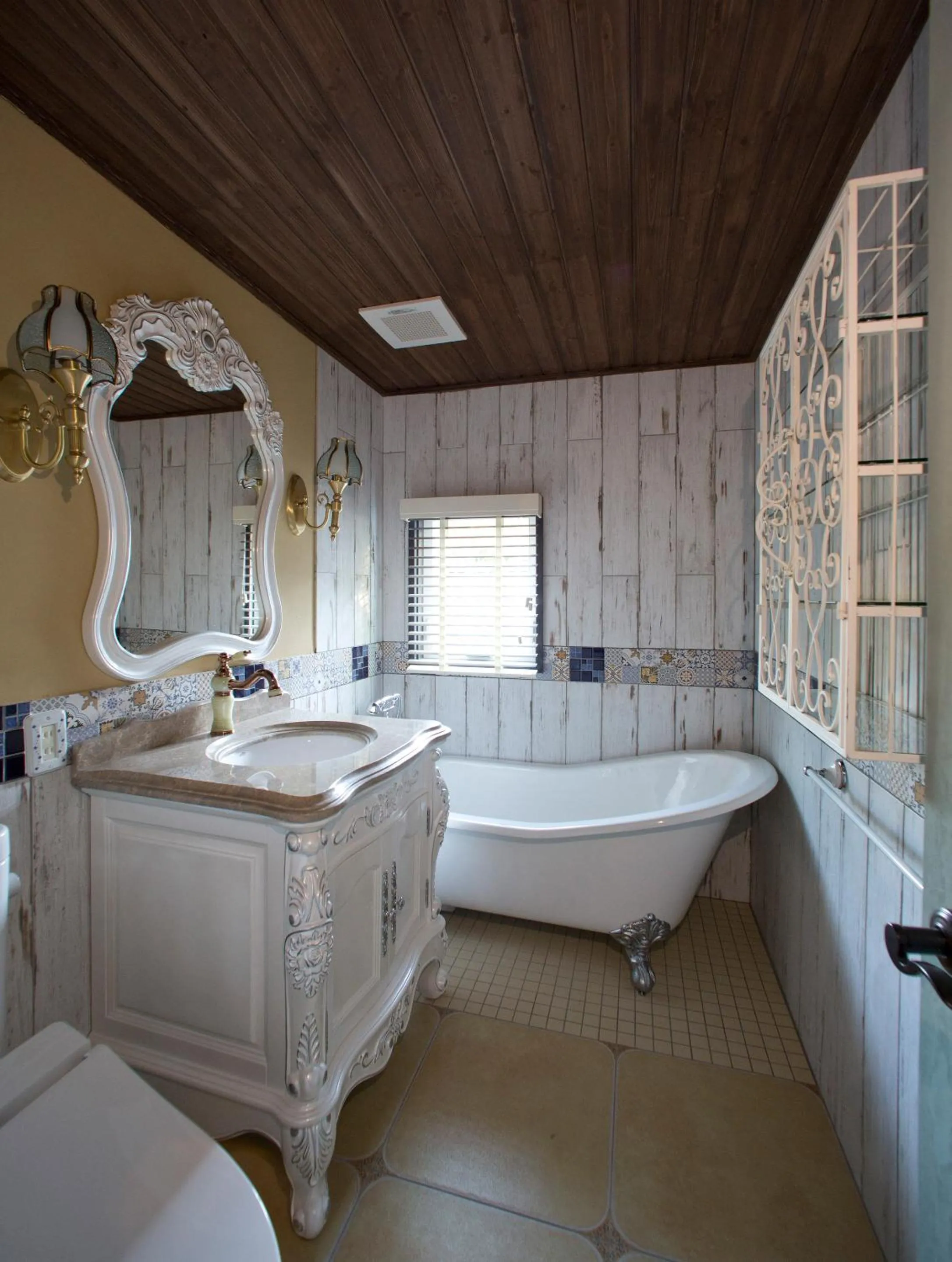 Bathroom, Bed in Seseraginomori Chambre d'hote Etoile et fees