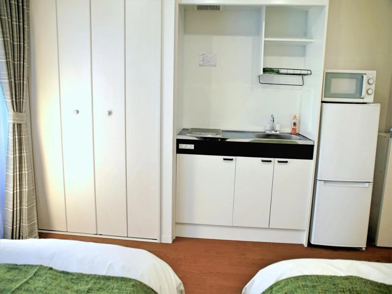 kitchen, Bed in Numero Uno Tokyo