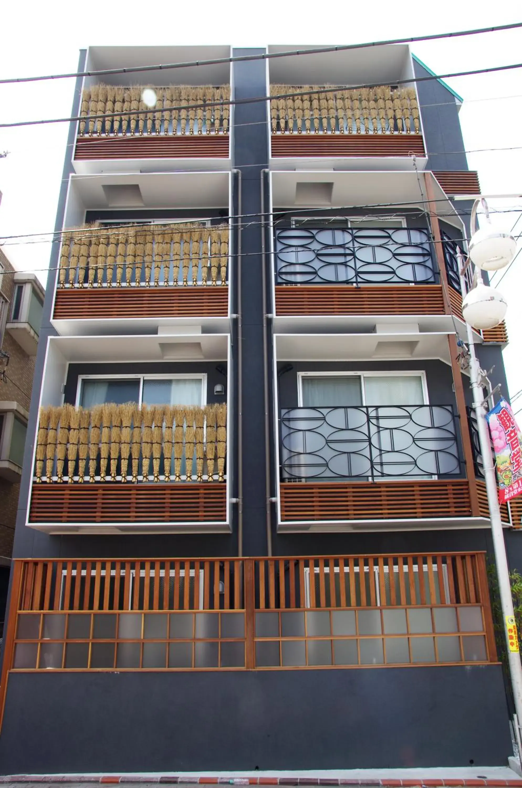 Property building in Numero Uno Tokyo Property building in Numero Uno Tokyo