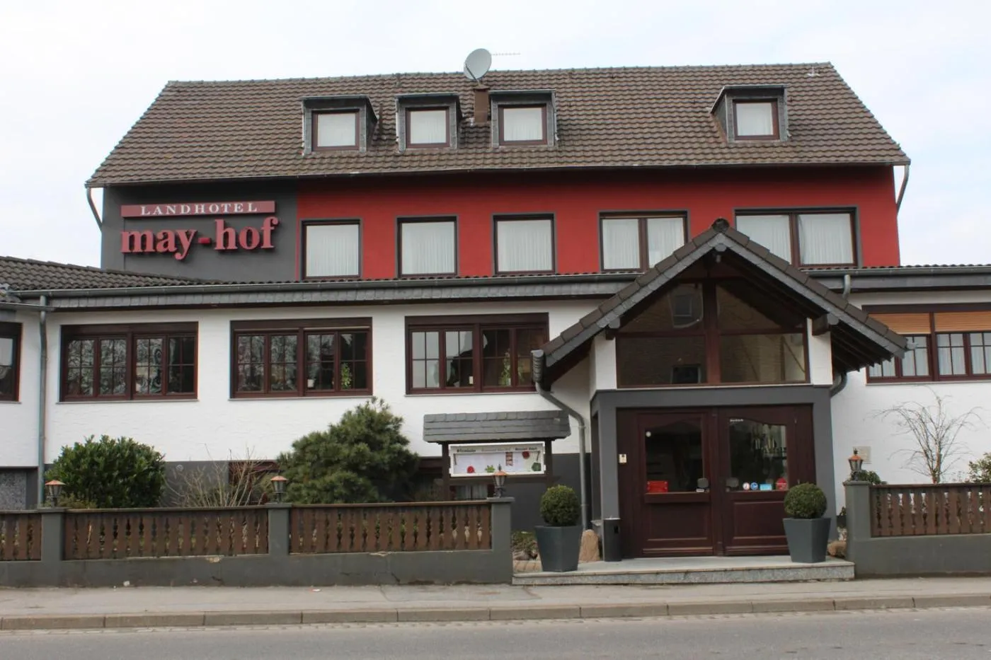May-Hof
