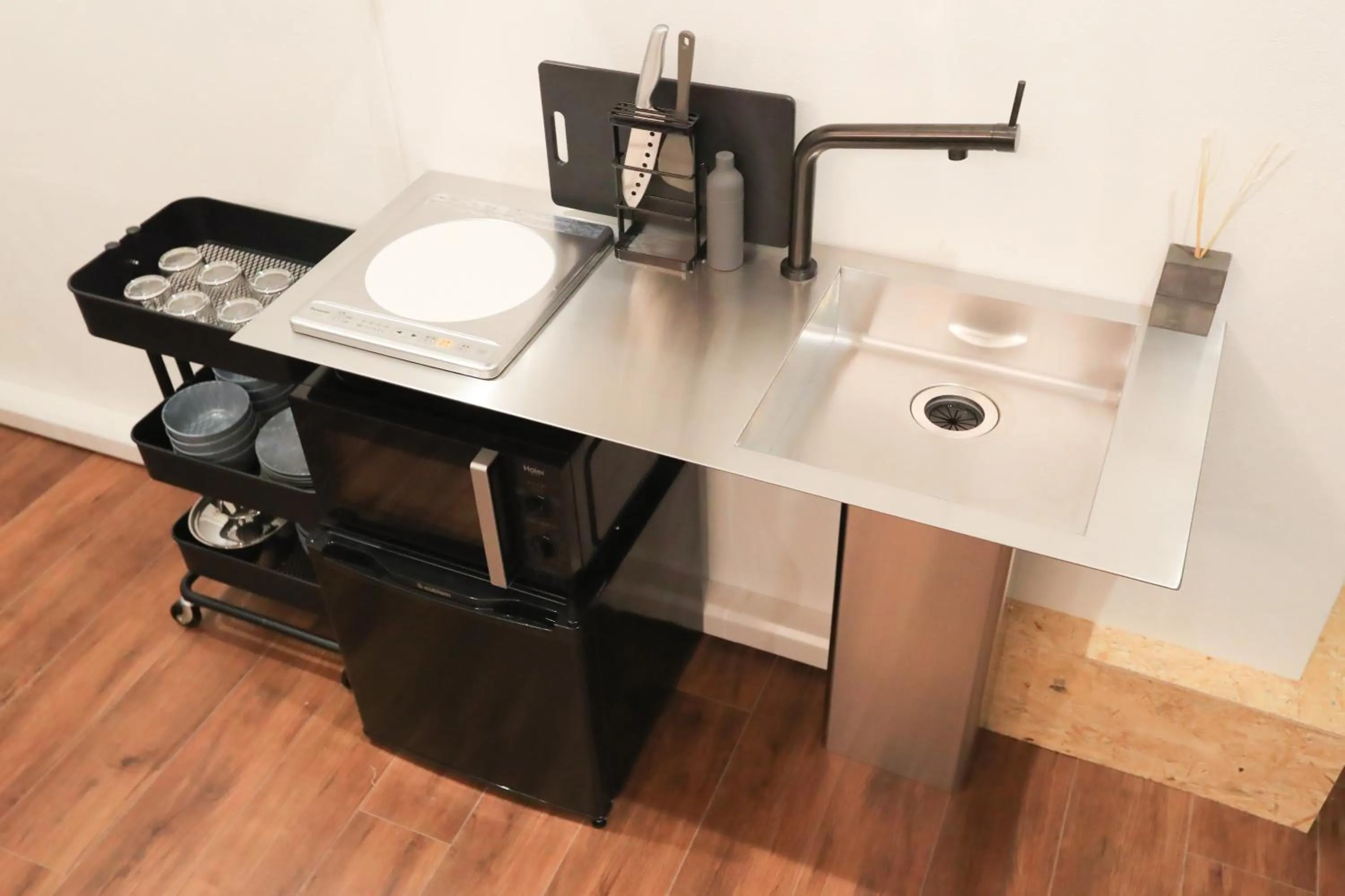 Kitchen or kitchenette in mizuka Imaizumi 2 - unmanned hotel -