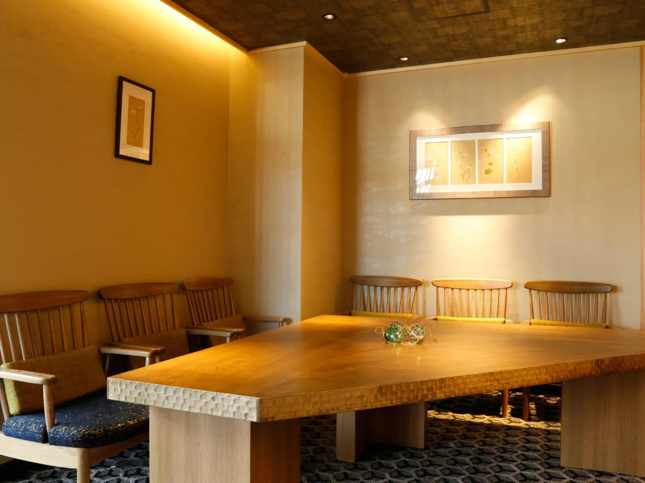 Communal lounge/ TV room in Minato Koyado Awajishima