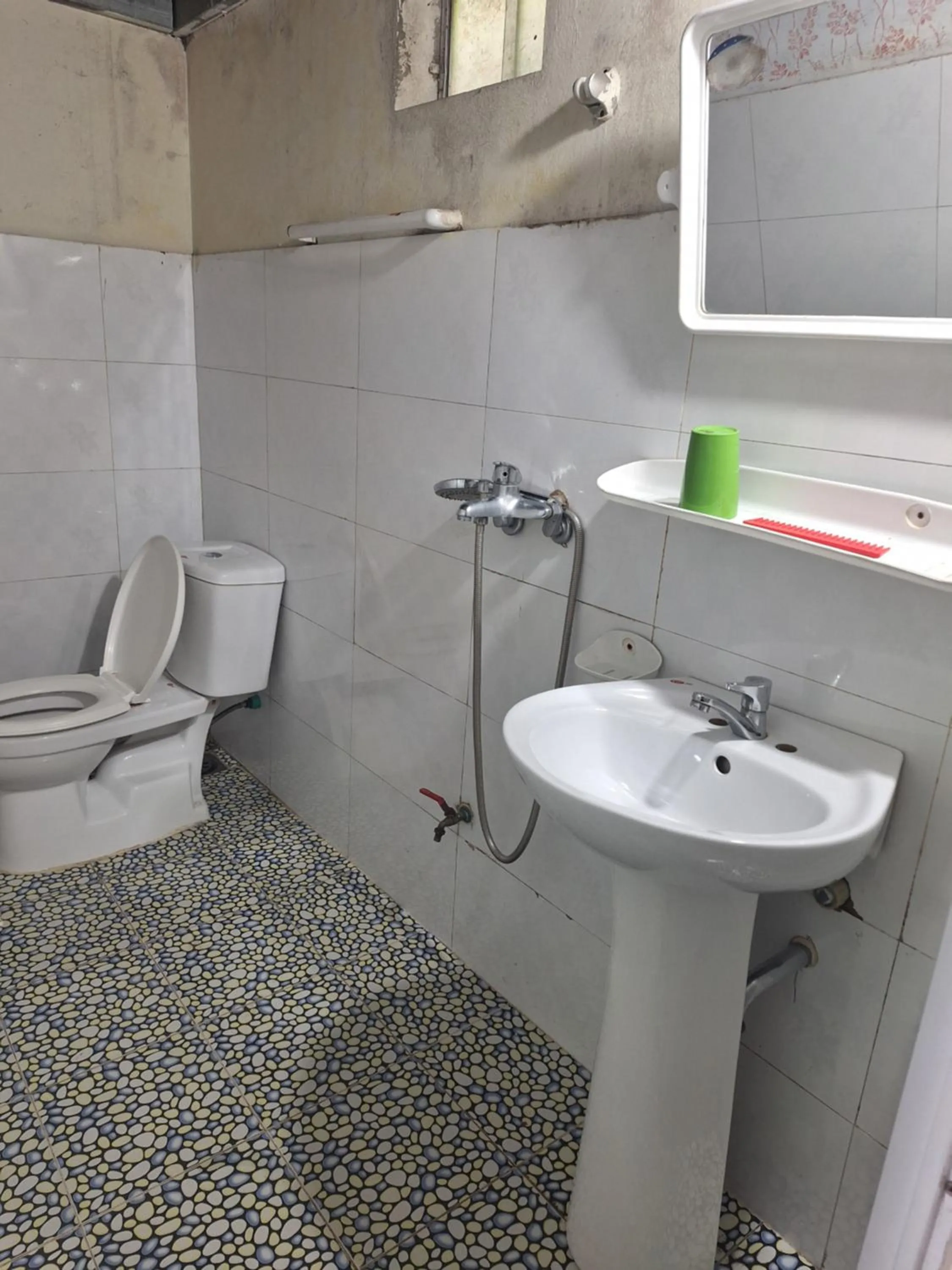 Toilet in Sapa Tatu Homestay
