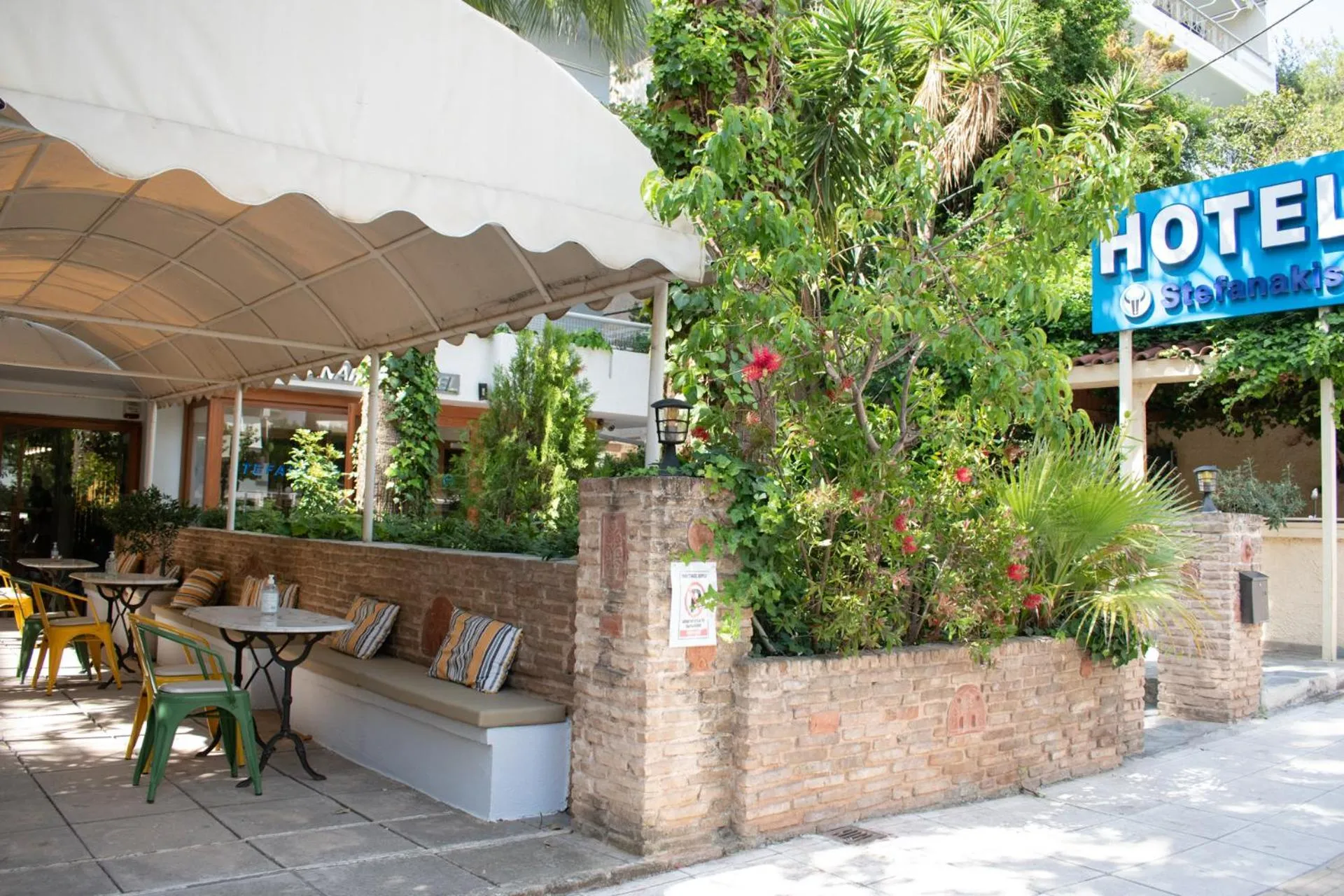 Property building in Stefanakis Hotel & Apartments