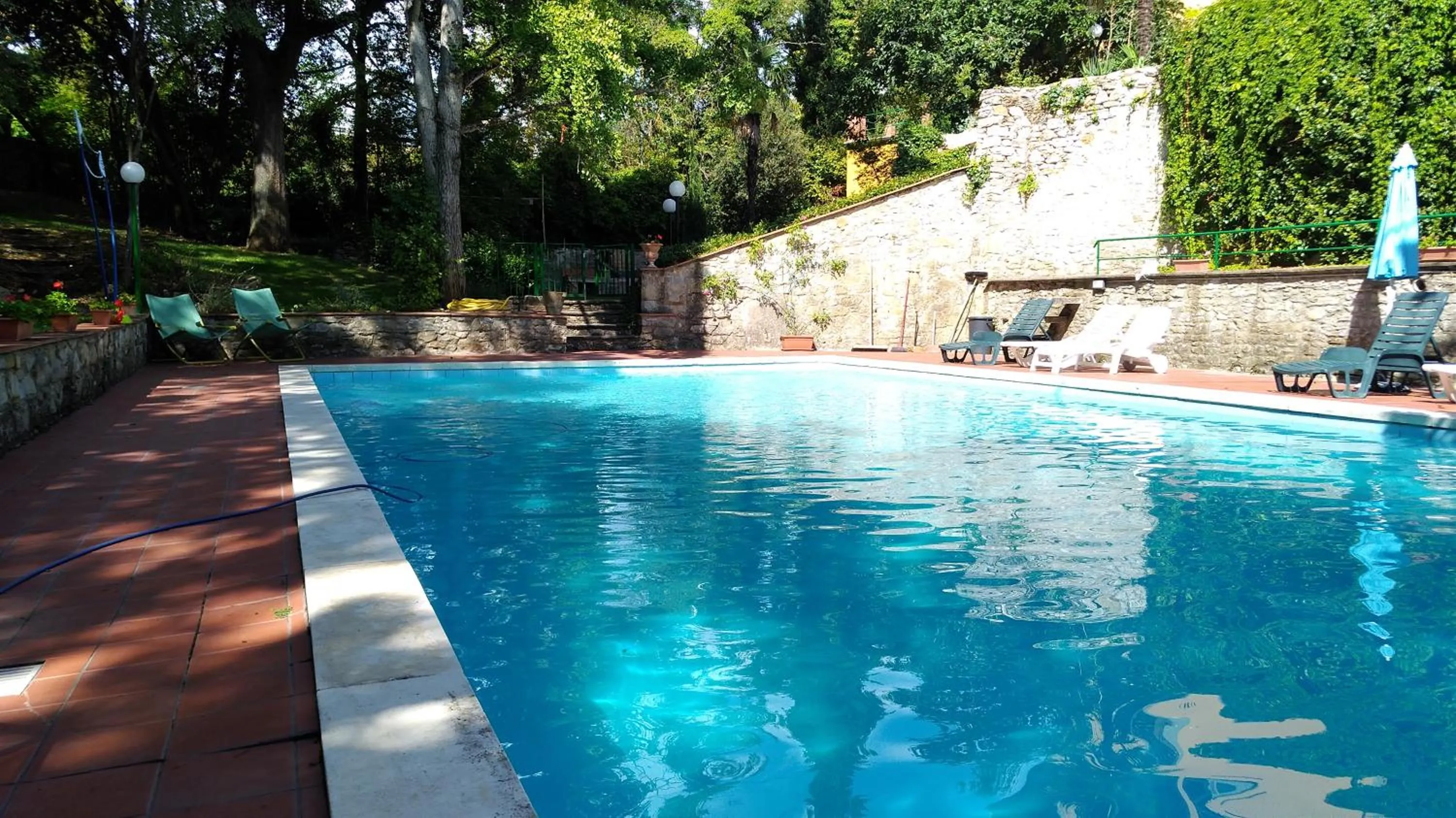 Swimming pool in Villa La Nussa