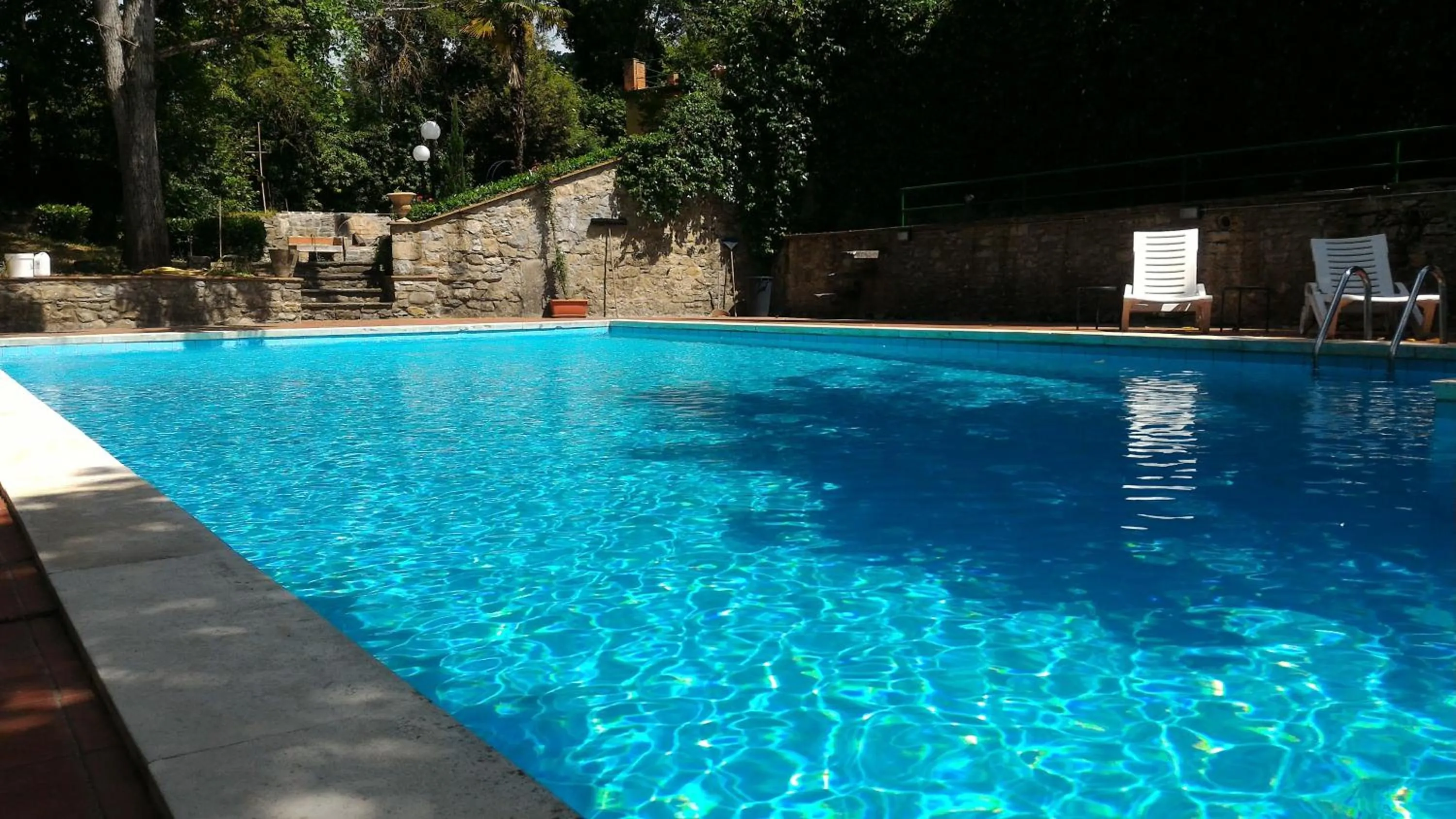 Pool view in Villa La Nussa