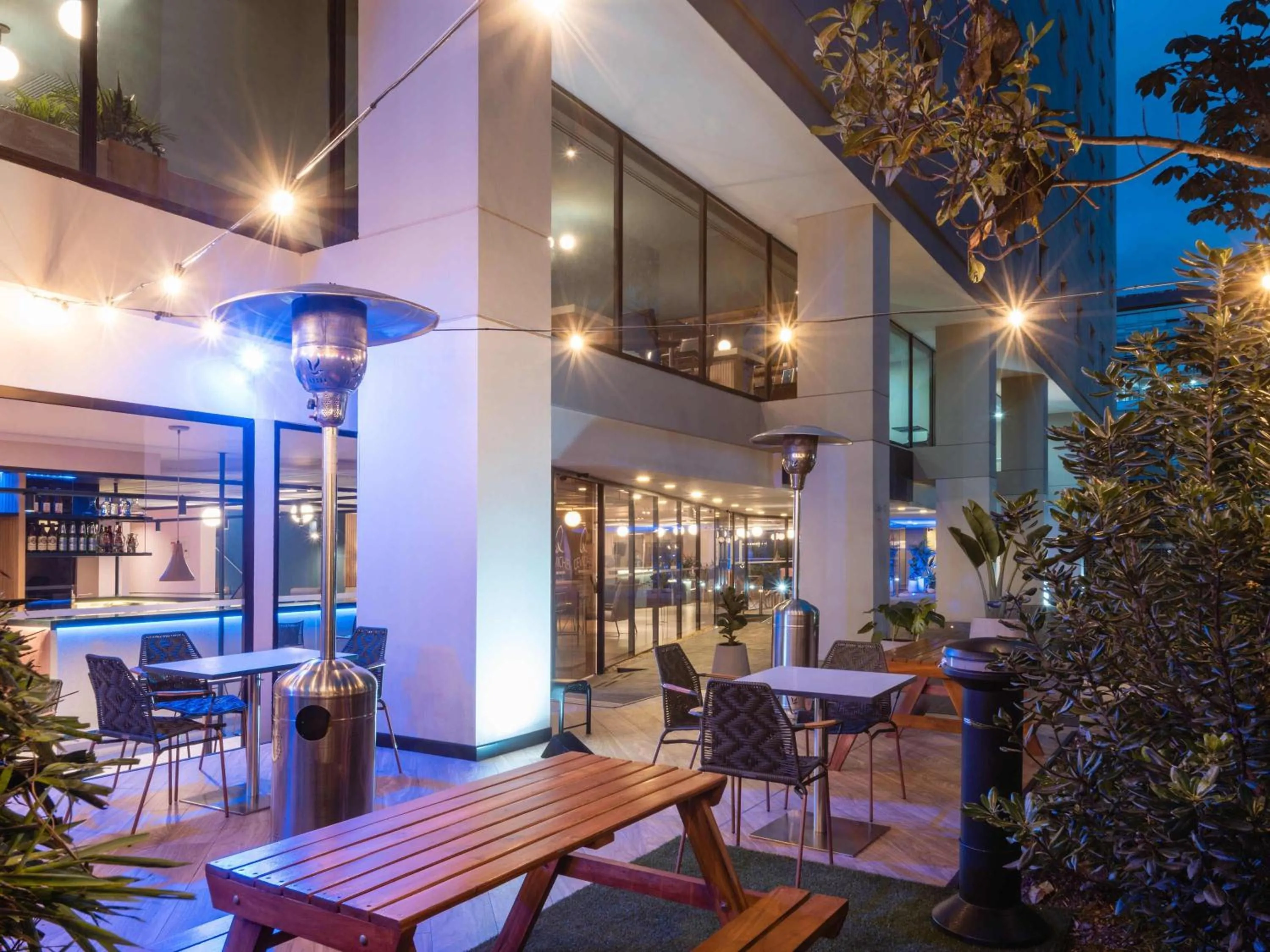 Restaurant/places to eat in Novotel Bogota Parque 93