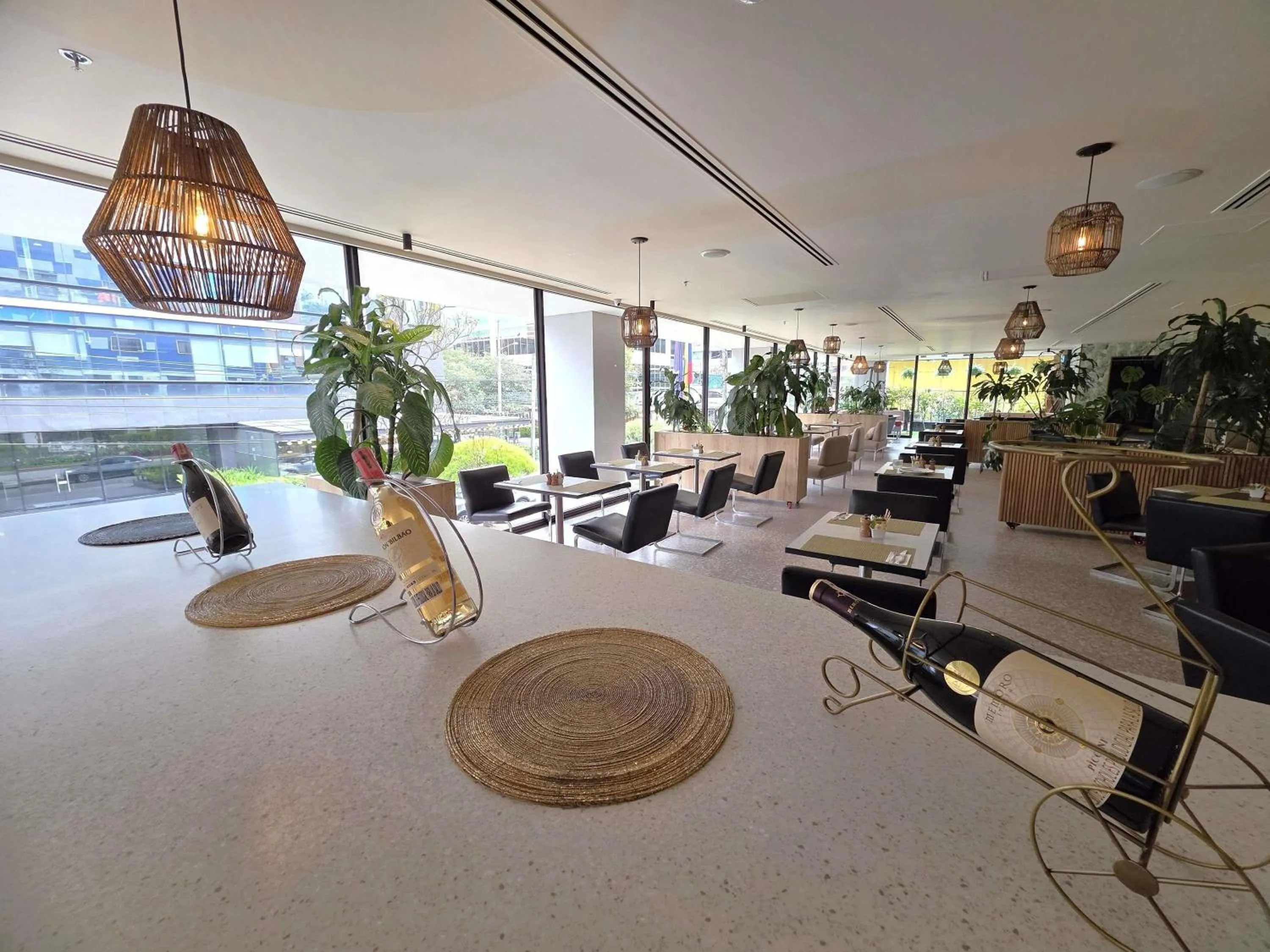 Restaurant/places to eat in Novotel Bogota Parque 93