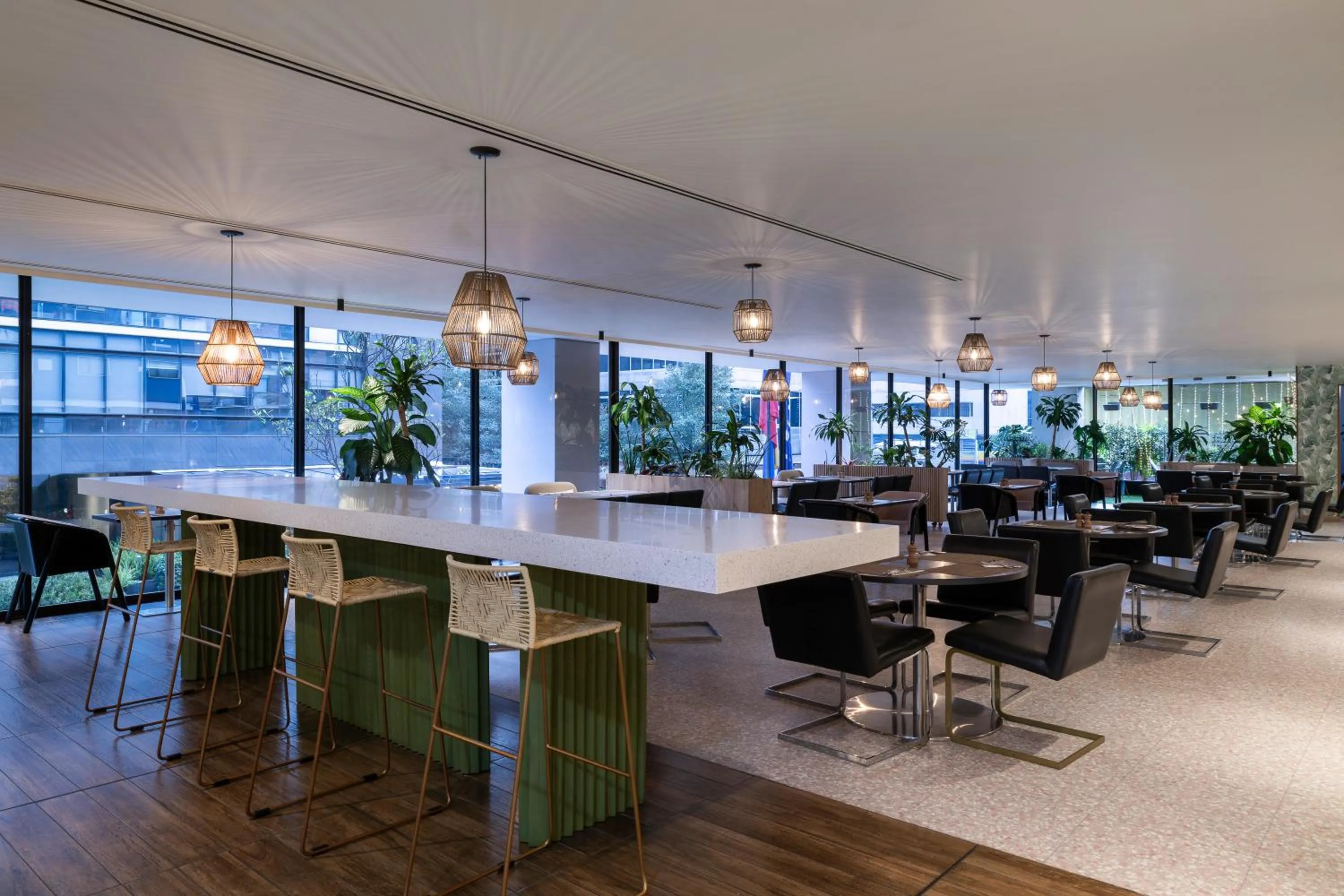 Restaurant/places to eat in Novotel Bogota Parque 93