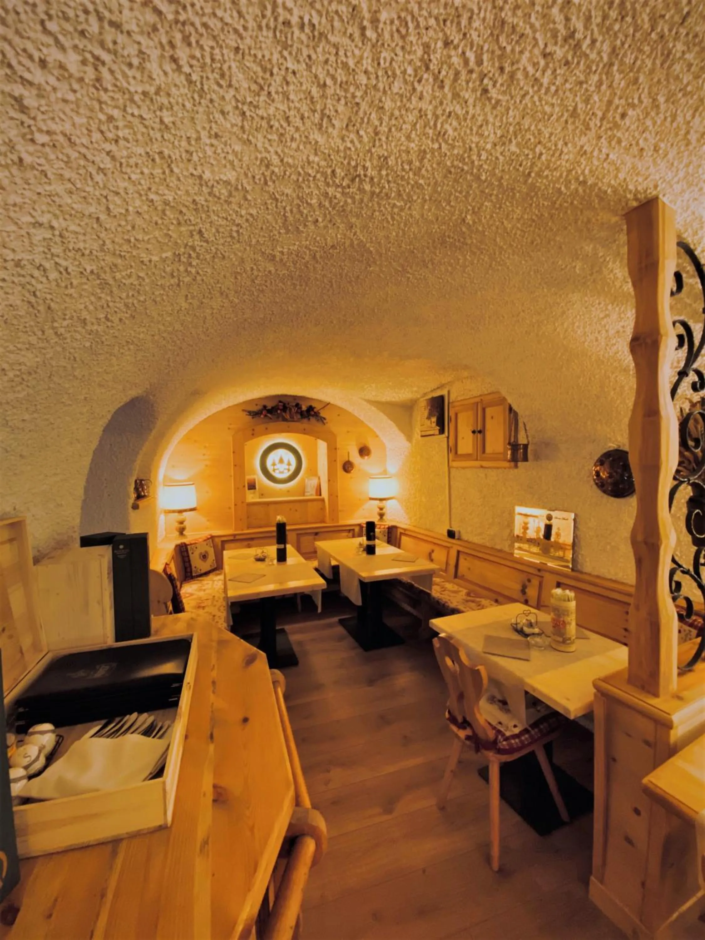 Restaurant/places to eat in Folgaria Post Hotel