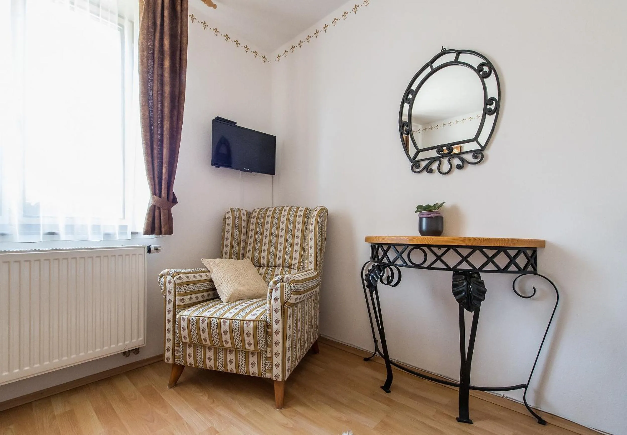 Communal lounge/ TV room in Pension Fialka