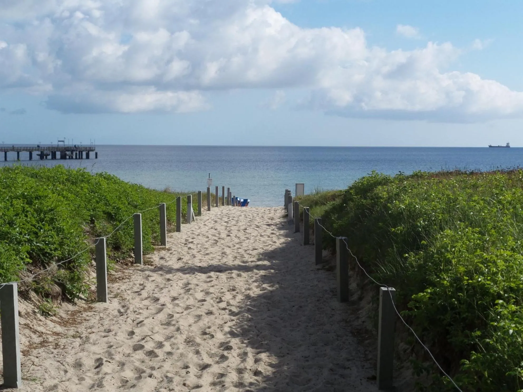 Beach in FeWo direkt am Strand mit Meerblick und Südbalkon, Villa Freia 27, Binz