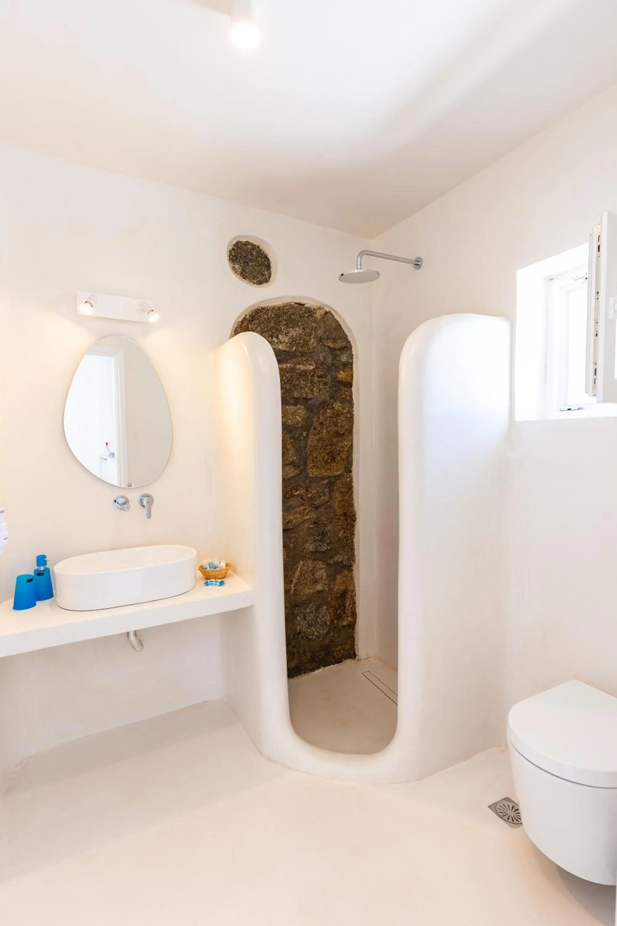 Shower in Sugar Blue