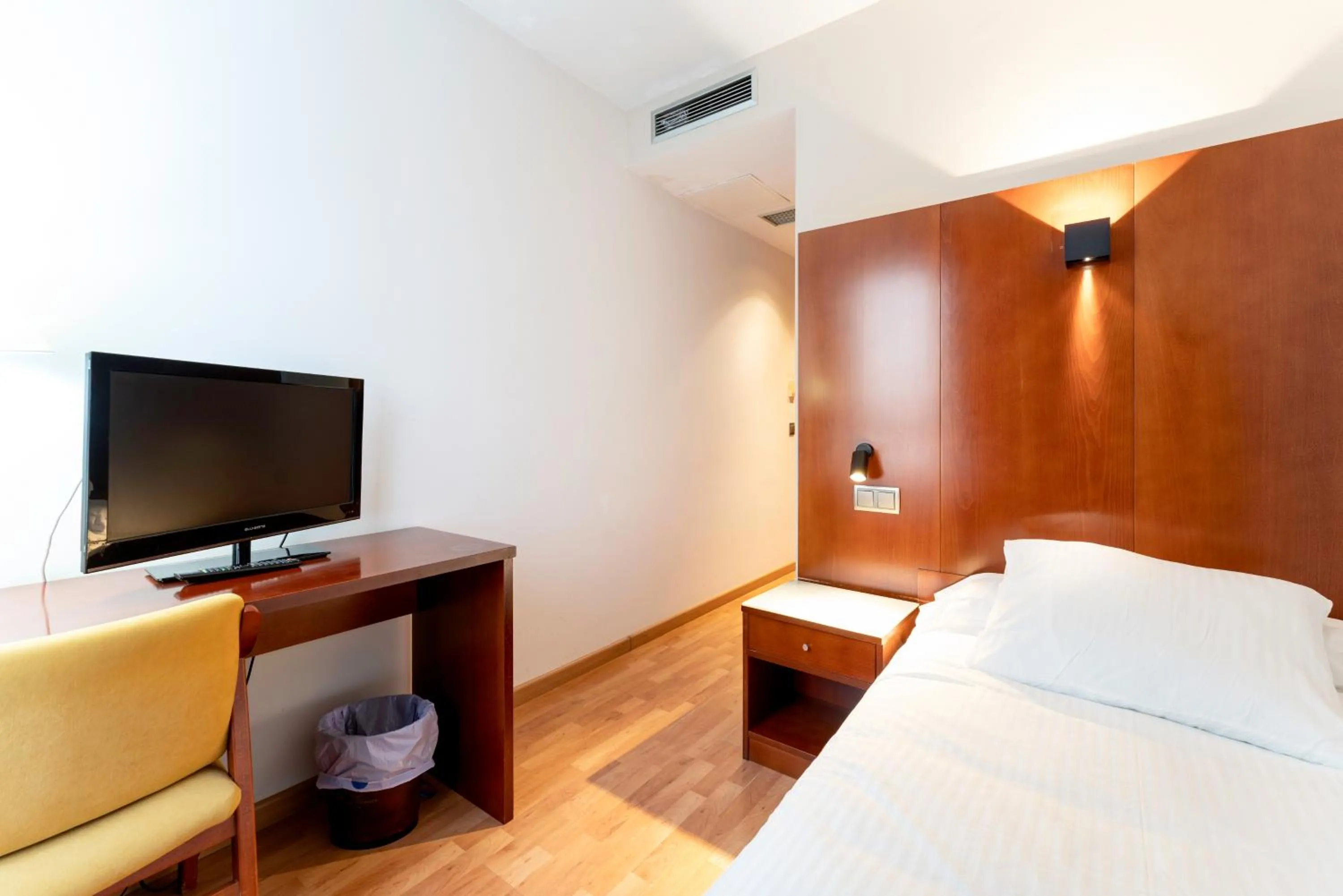 Bed in Hotel Doña Urraca