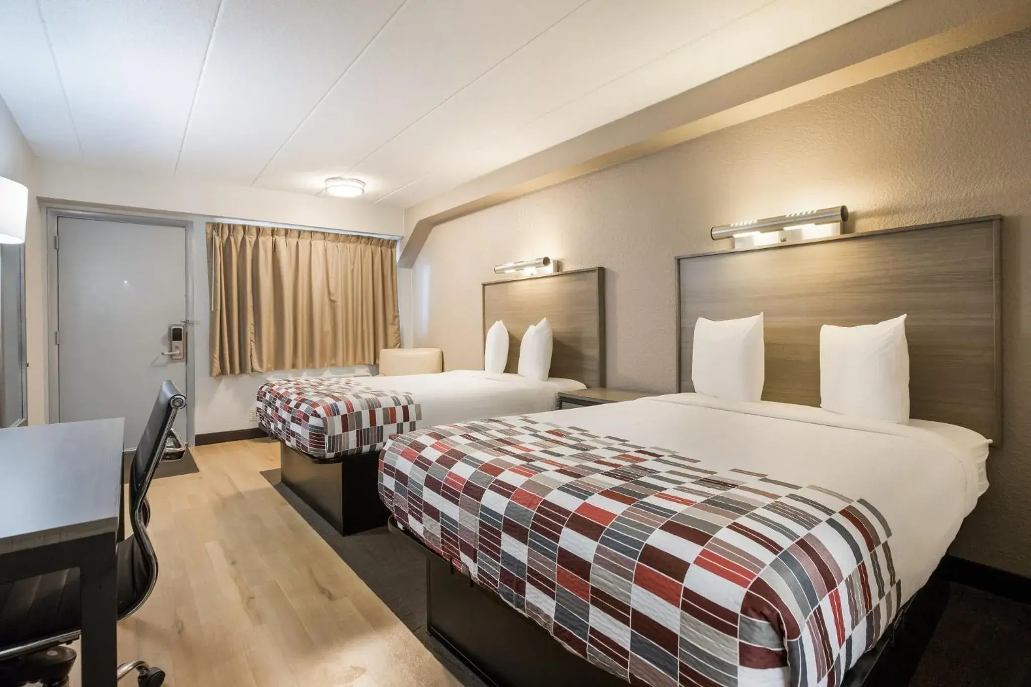 Photo of the whole room, Bed in Red Roof Inn Princeton - Ewing Photo of the whole room, Bed in Red Roof Inn Princeton - Ewing