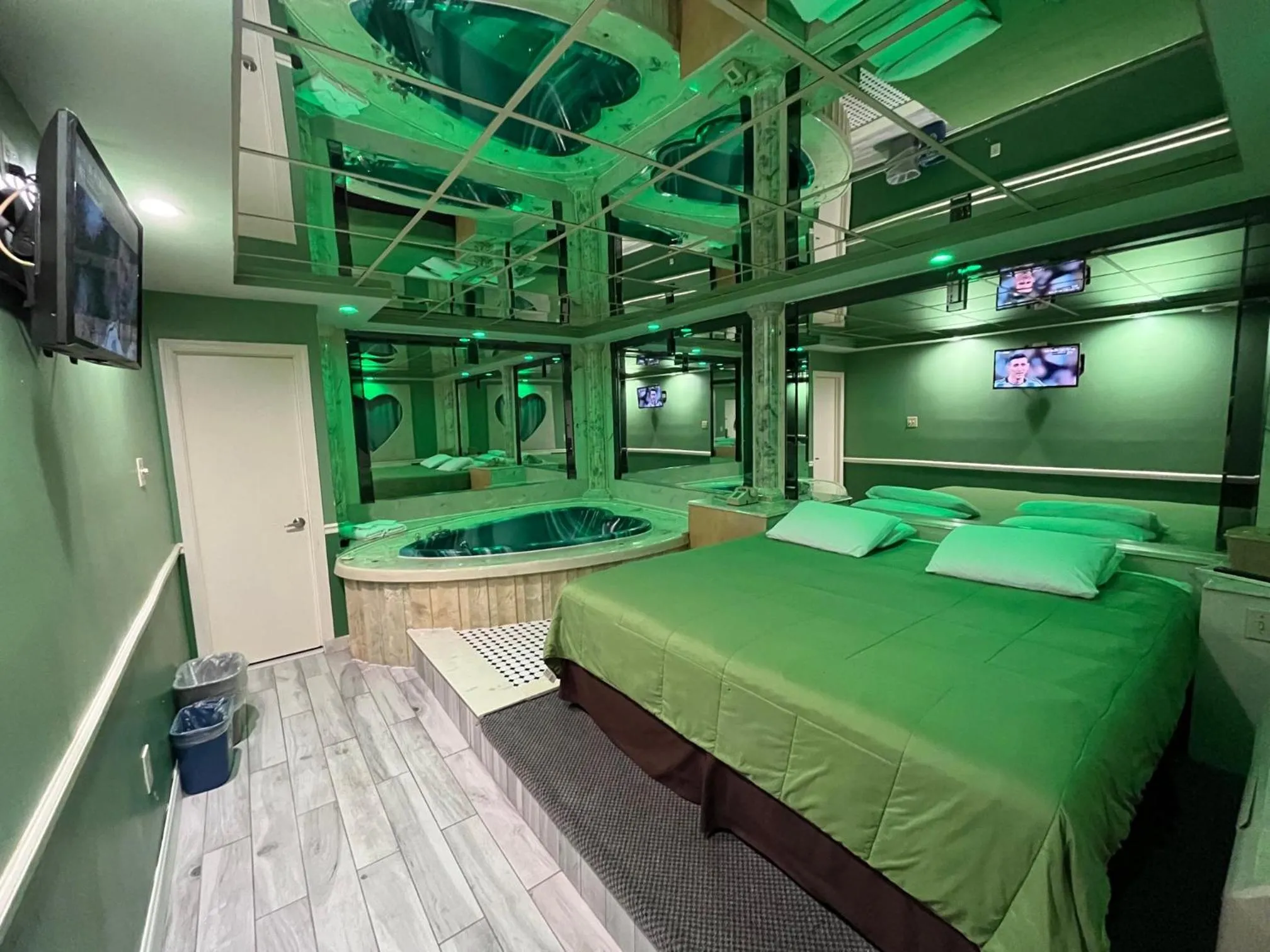 Standard Suite in Gallery Holiday Motel
