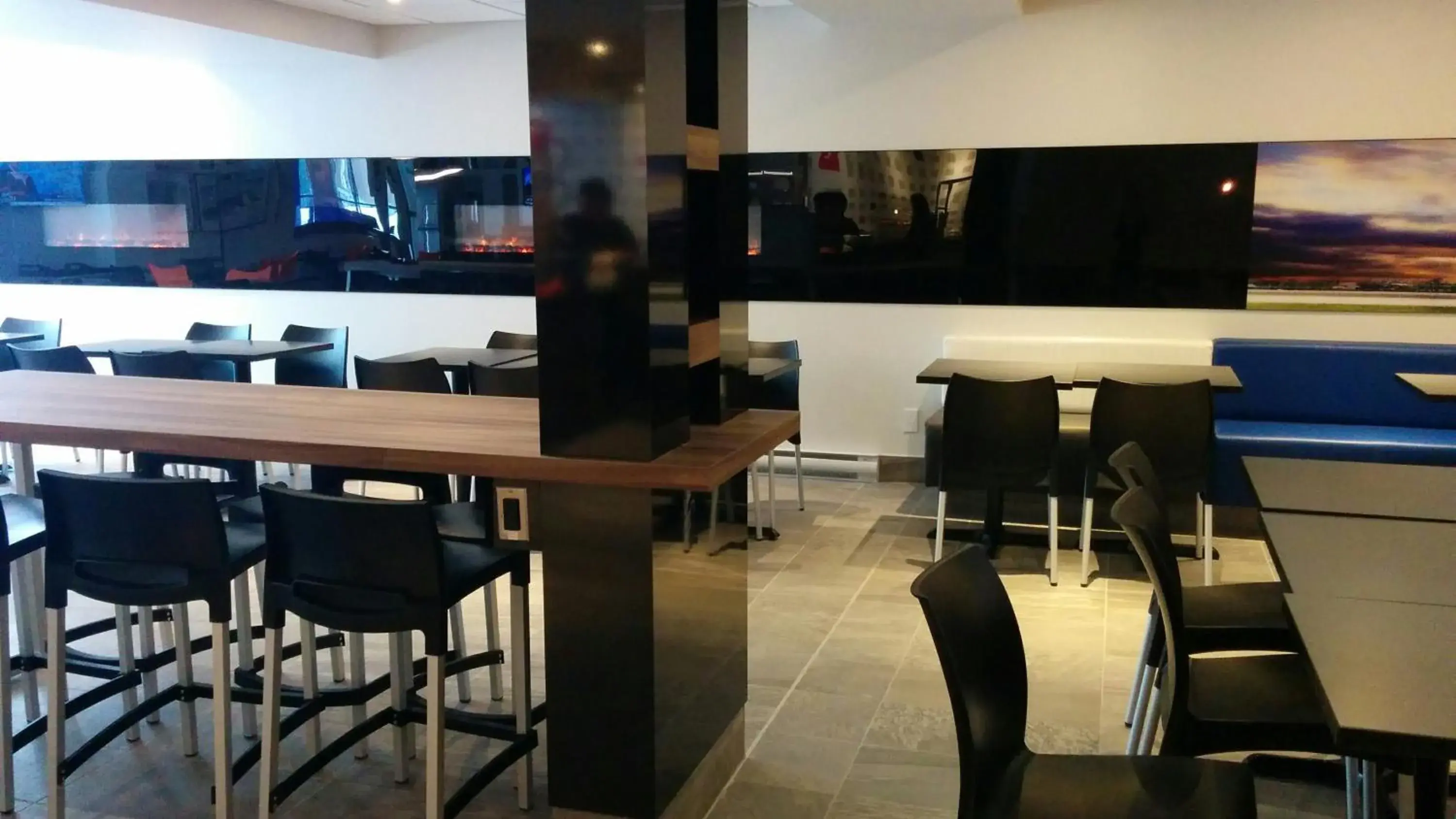 Restaurant/places to eat in Hôtel Cofortel Restaurant/places to eat in Hôtel Cofortel