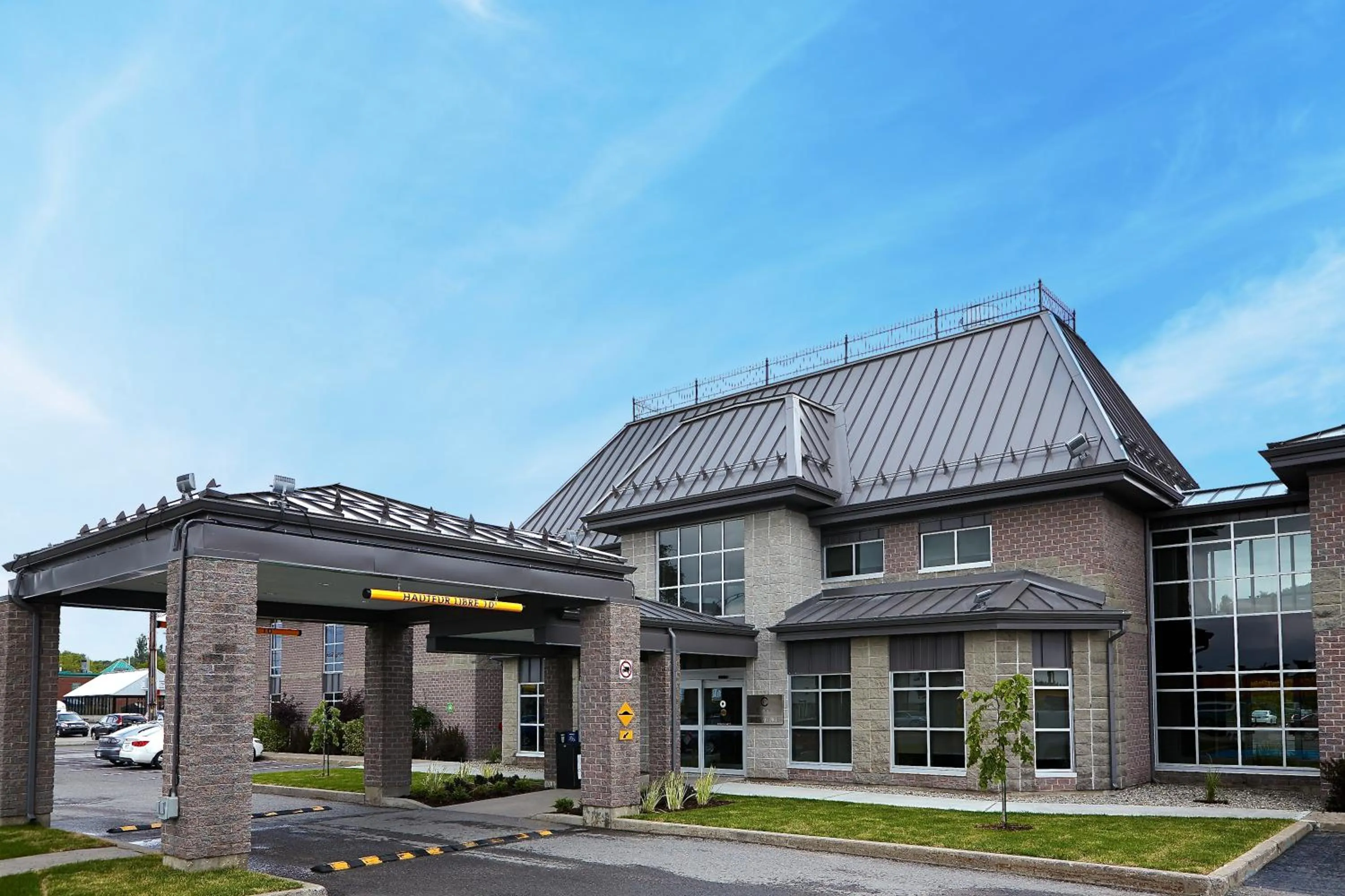 Facade/entrance in Hôtel Cofortel