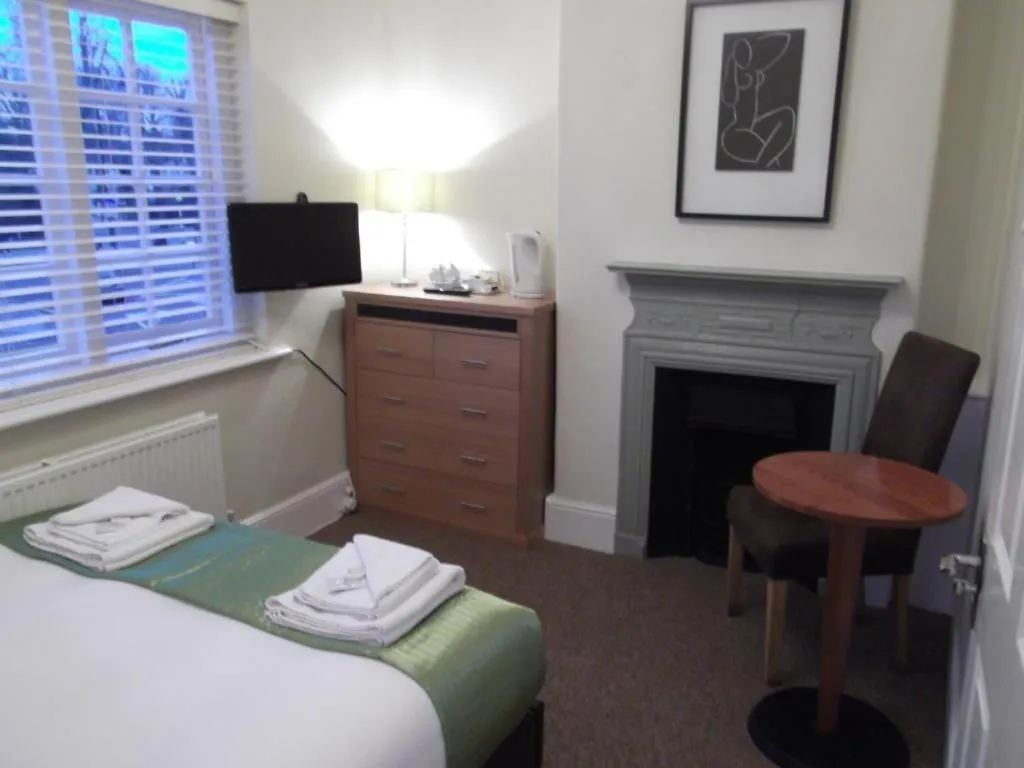 Bedroom, Bed in The Stag Enfield