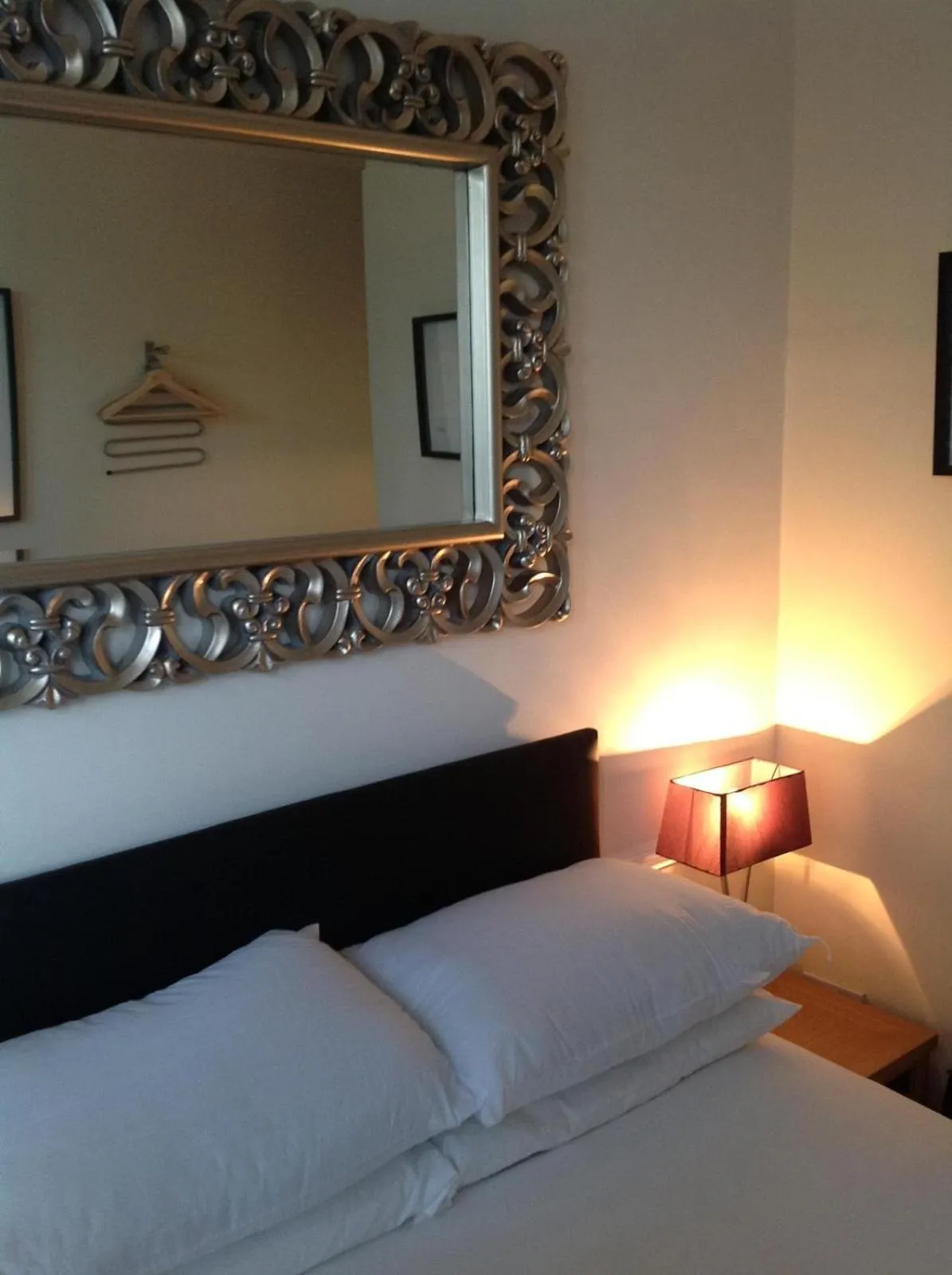 Bedroom, Bed in The Stag Enfield