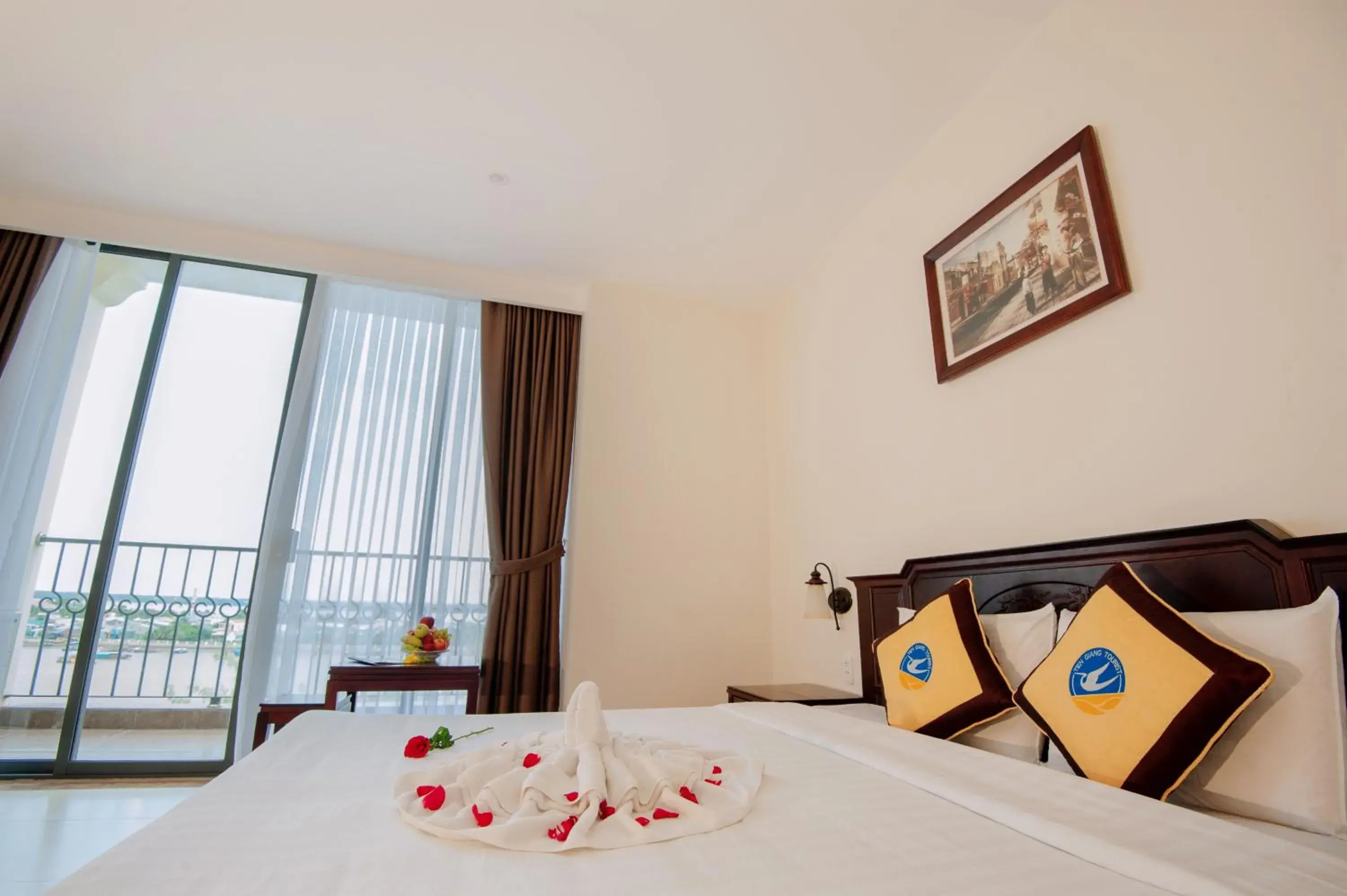 Bed in Cuu Long Hotel Bed in Cuu Long Hotel