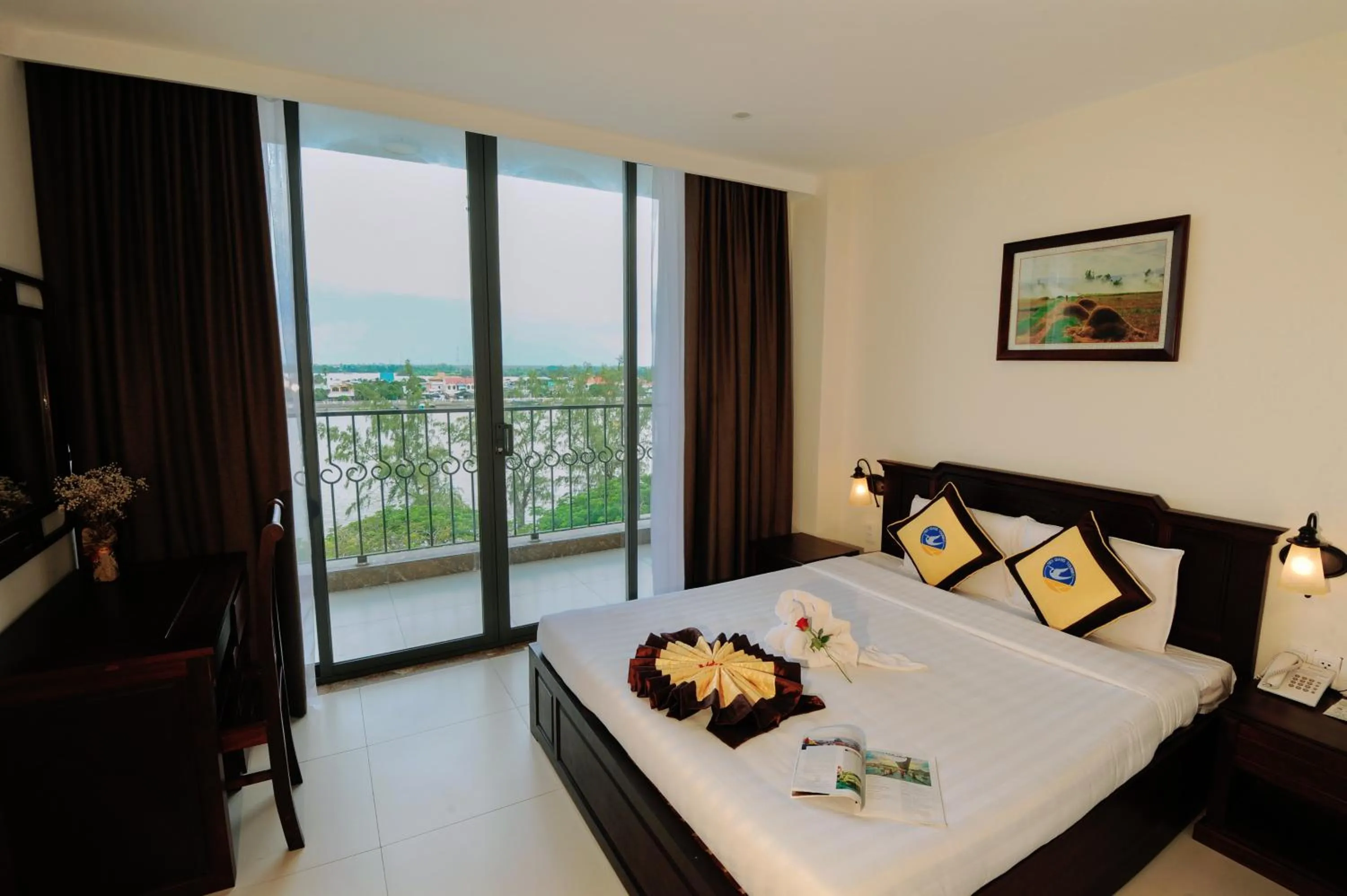 Bed in Cuu Long Hotel