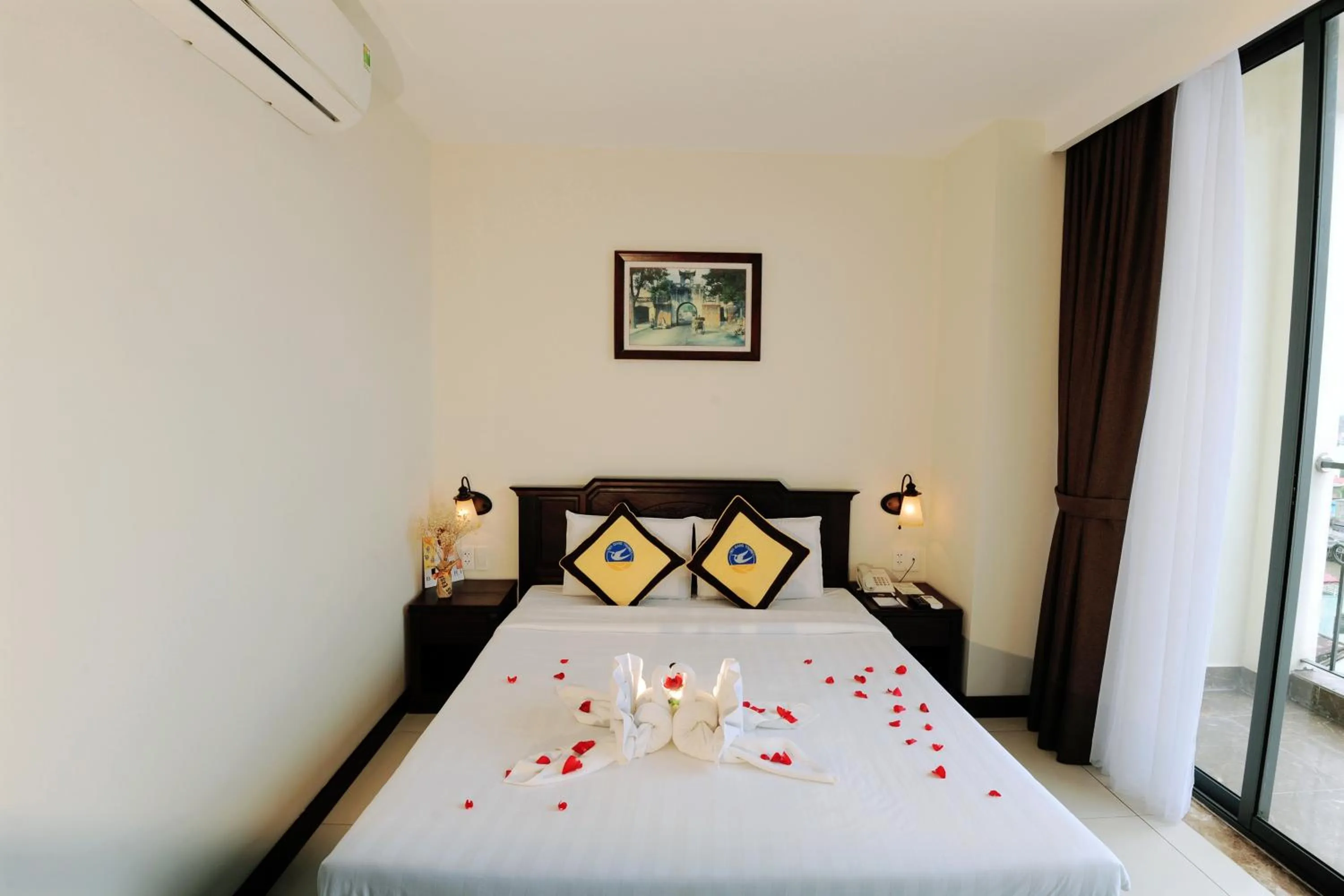 Bed in Cuu Long Hotel