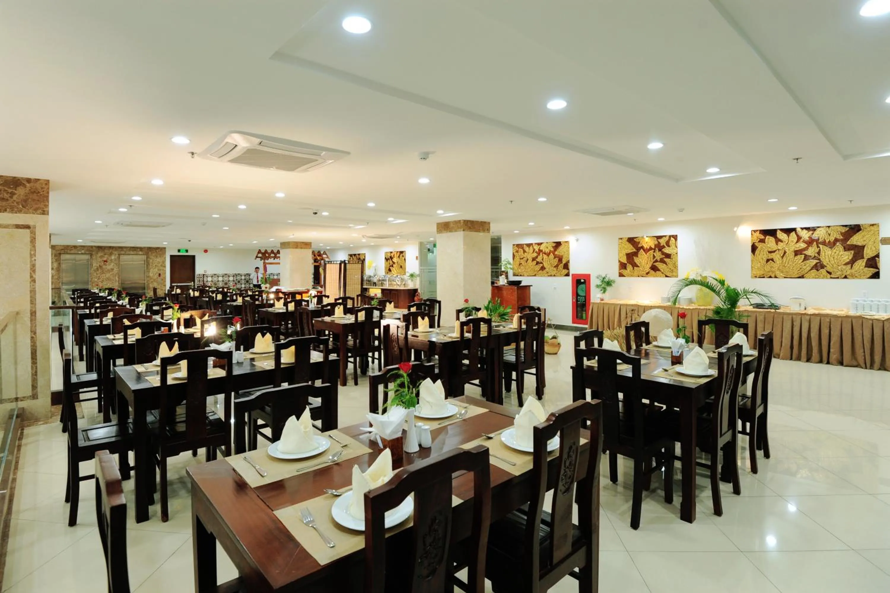 Restaurant/places to eat in Cuu Long Hotel