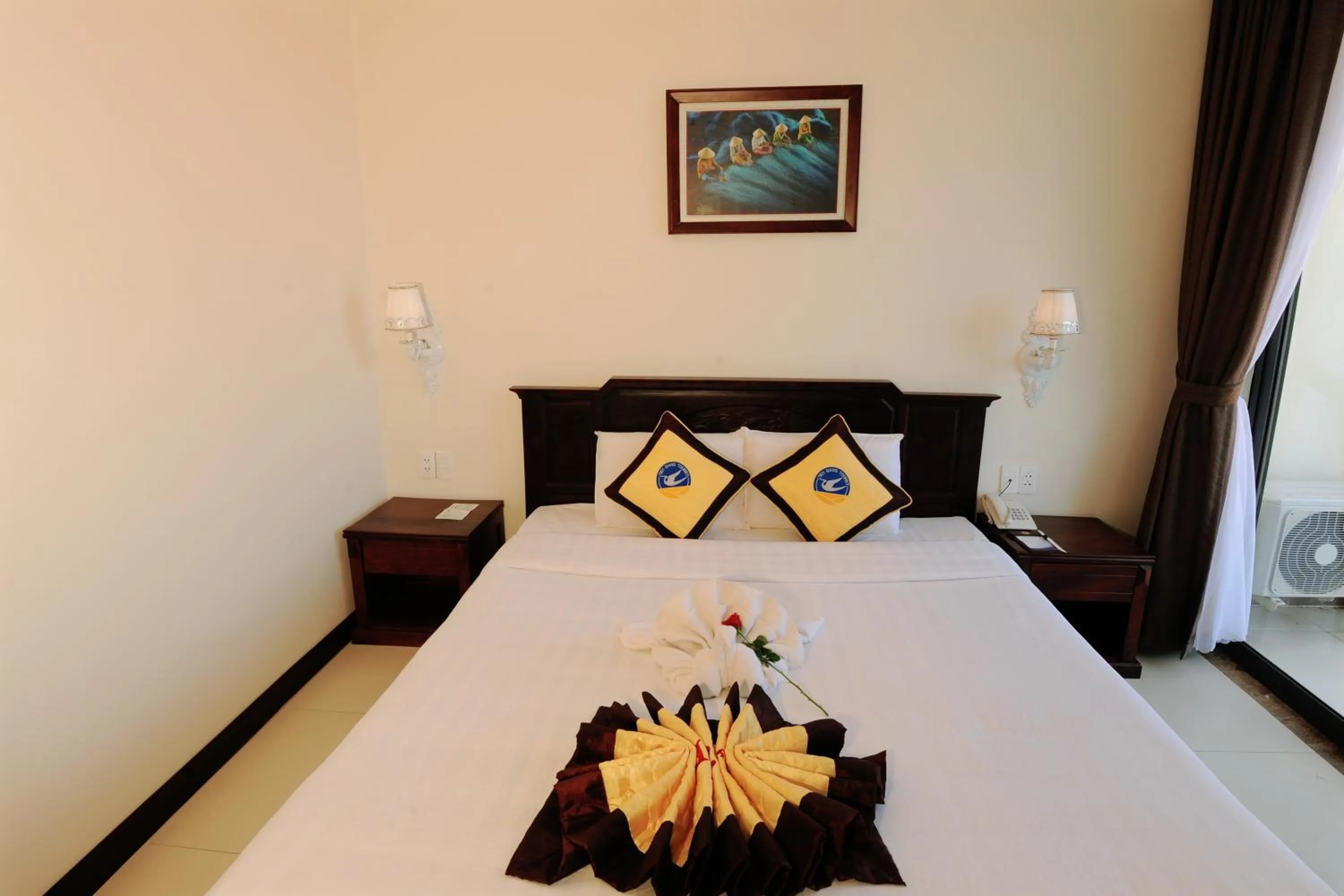 Bed in Cuu Long Hotel