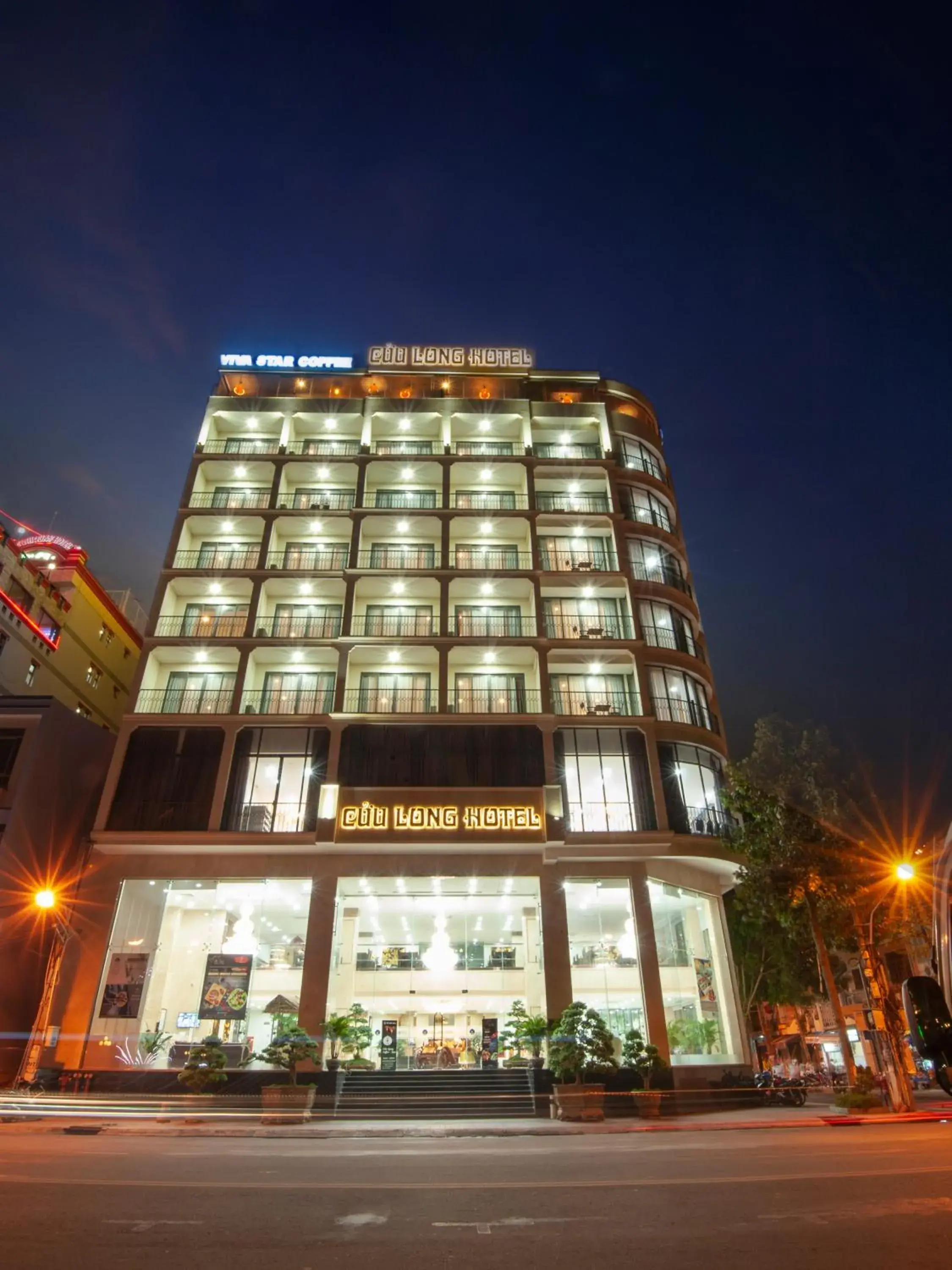 Property building in Cuu Long Hotel Property building in Cuu Long Hotel