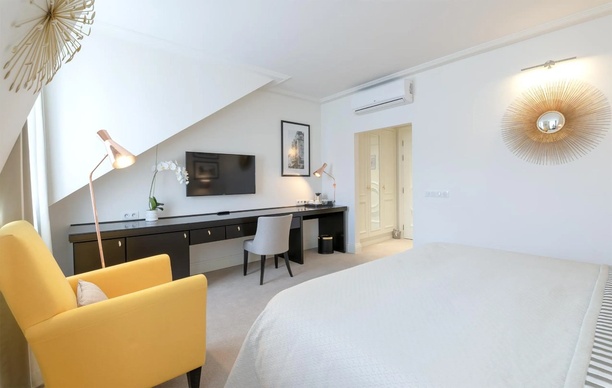 TV and multimedia, Bed in Boutique Hotel Corso