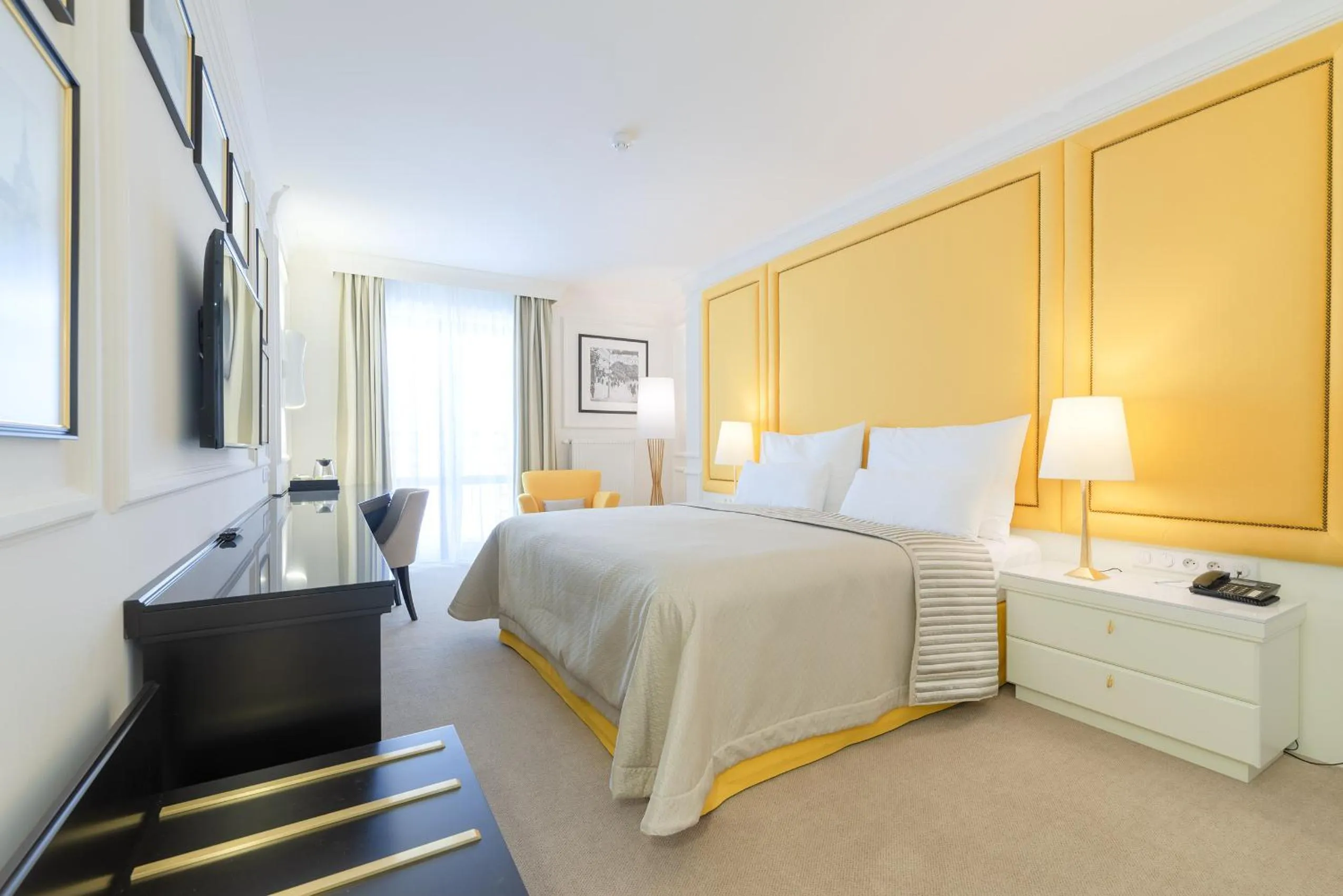 Living room, Bed in Boutique Hotel Corso