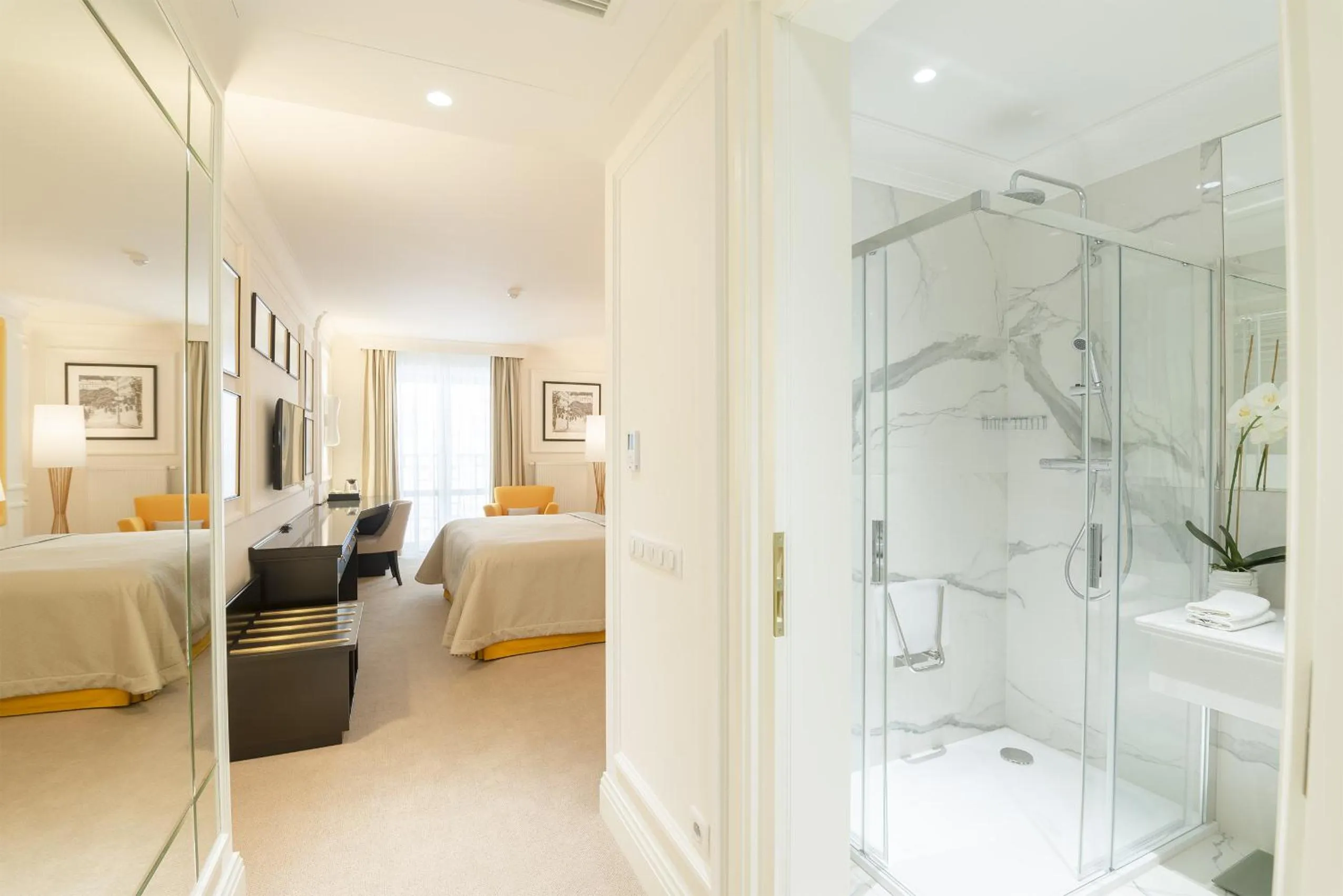 Bathroom, Bed in Boutique Hotel Corso