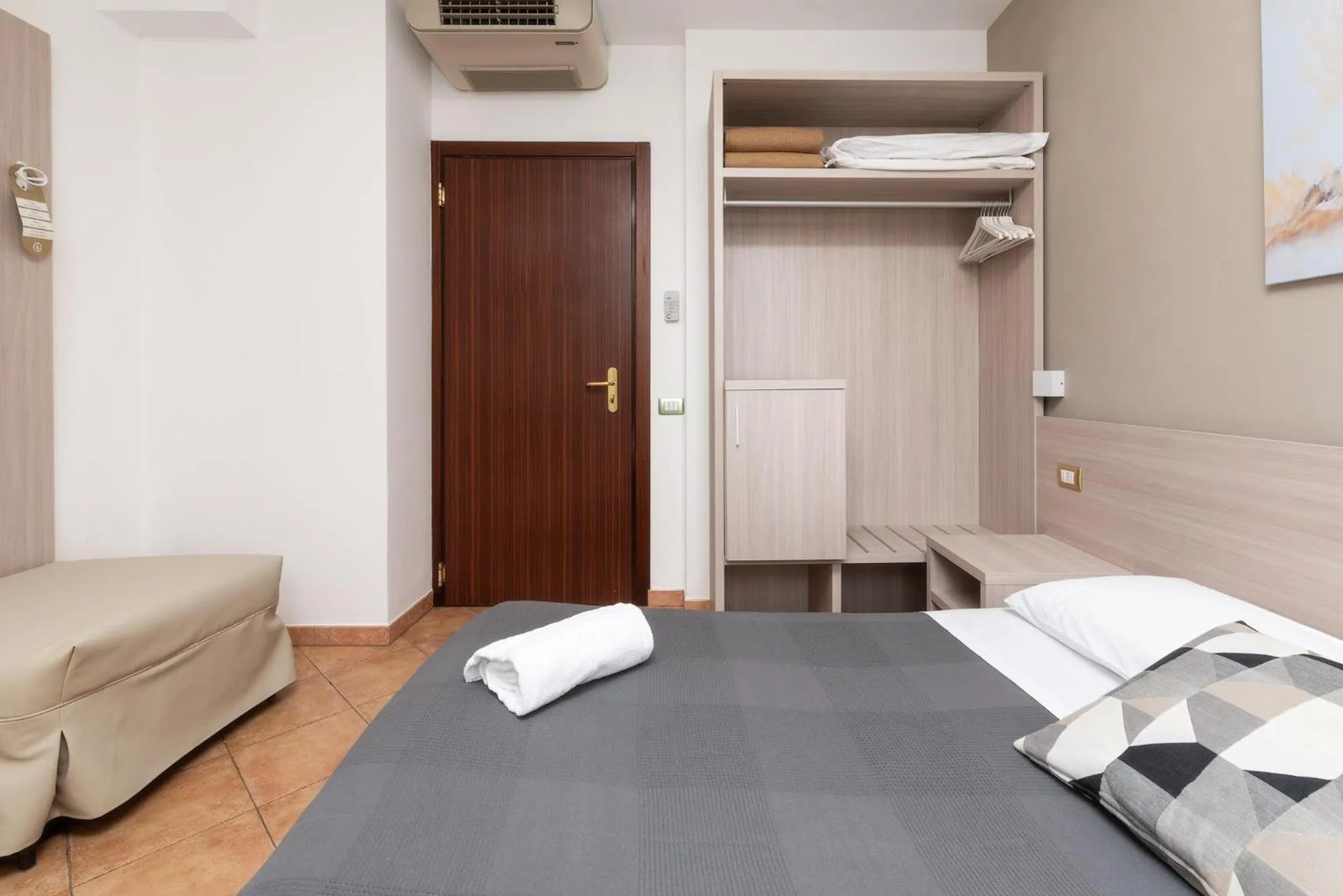 Photo of the whole room, Bed in Casa Betania