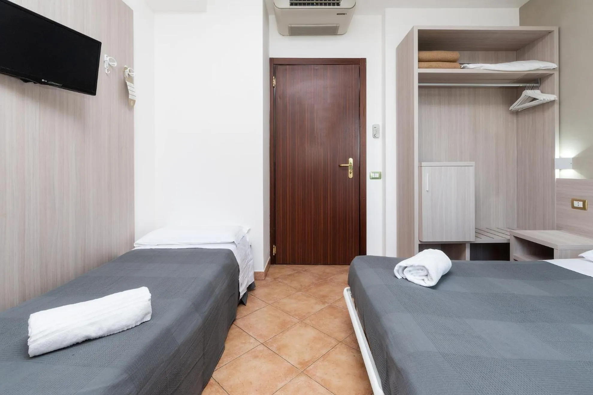 Photo of the whole room, Bed in Casa Betania