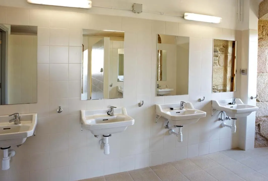 Bathroom in Albergue Monasterio de La Magdalena