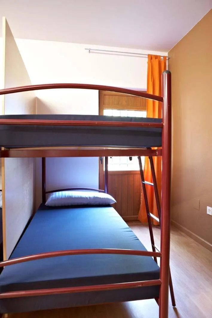 Bed in Albergue Monasterio de La Magdalena