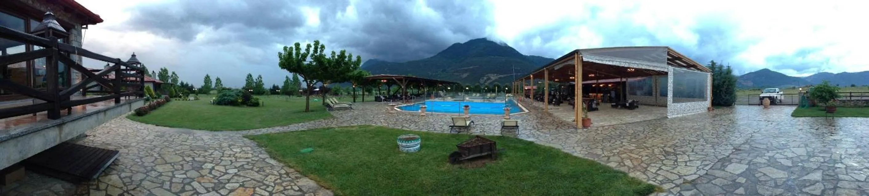 Swimming pool in Ktima Kletsa