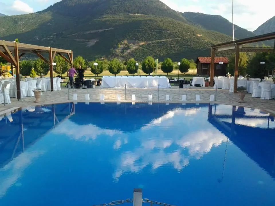 Swimming pool in Ktima Kletsa