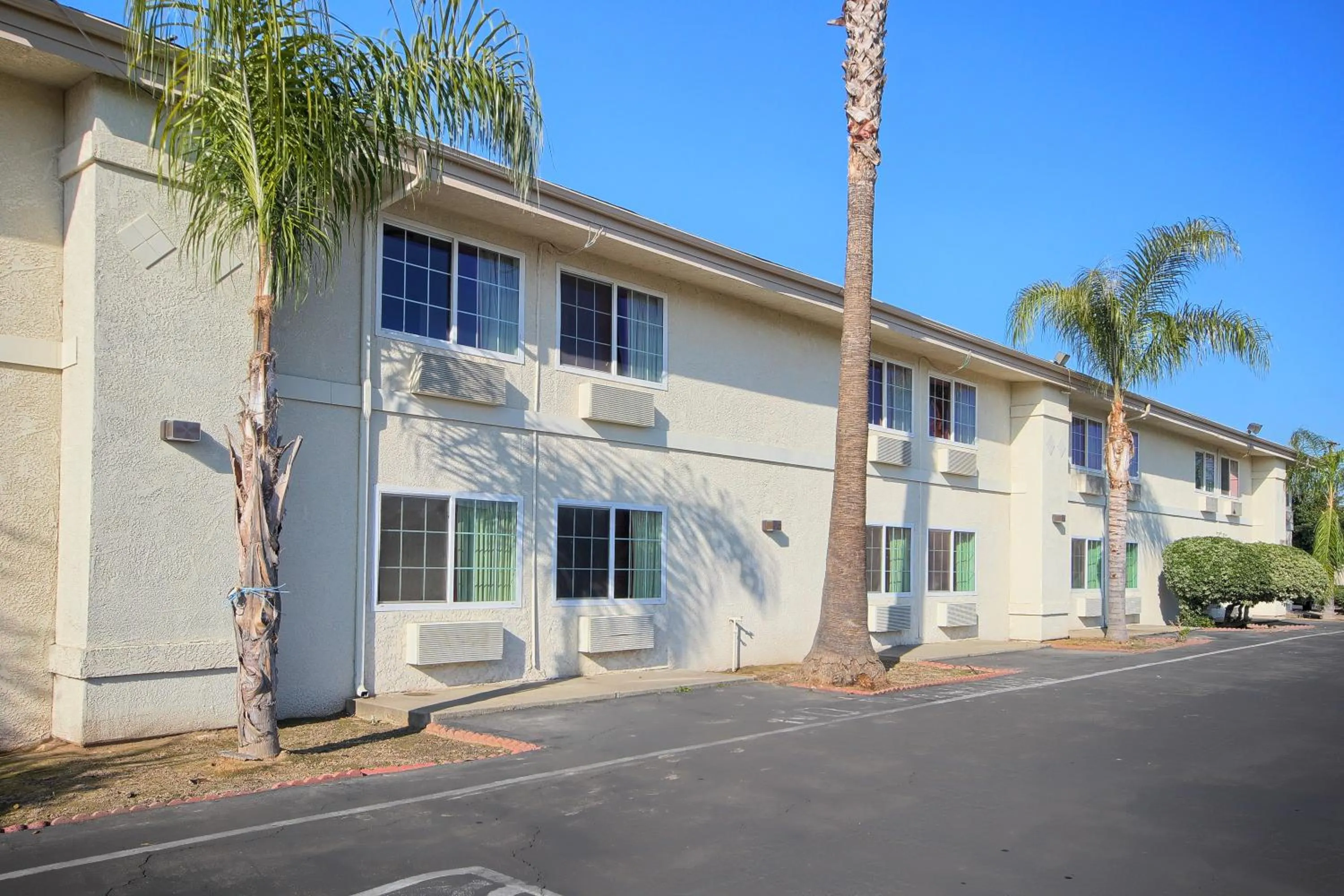 Facade/entrance in Motel 6-Merced, CA