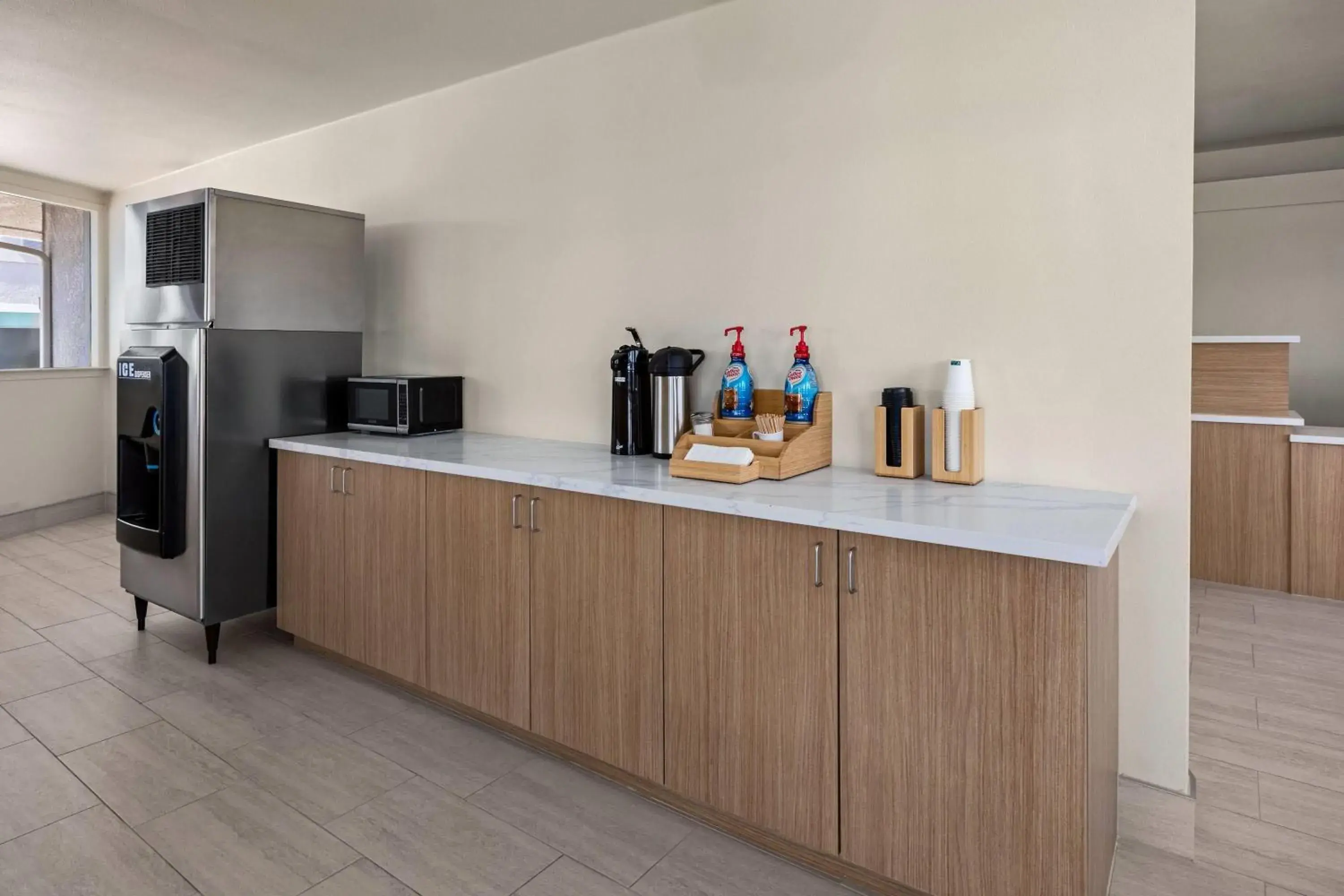 Lobby or reception in Ramada by Wyndham Merced Lobby or reception in Ramada by Wyndham Merced