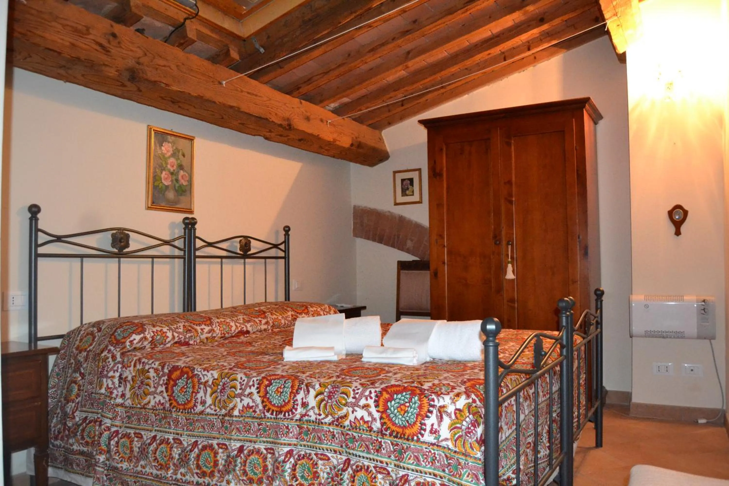 Bed in Antico Borgo Casalappi