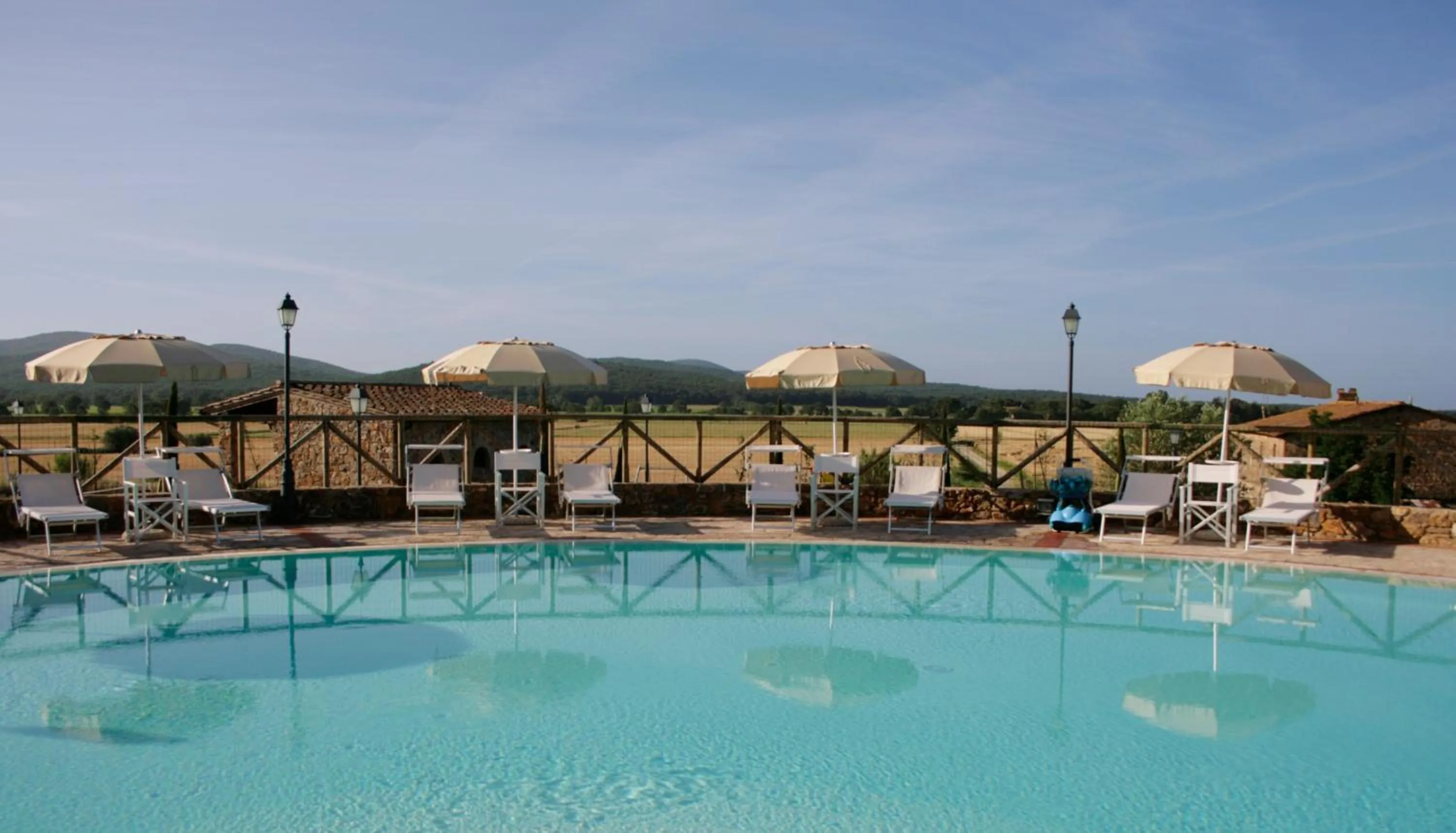 Swimming pool in Antico Borgo Casalappi