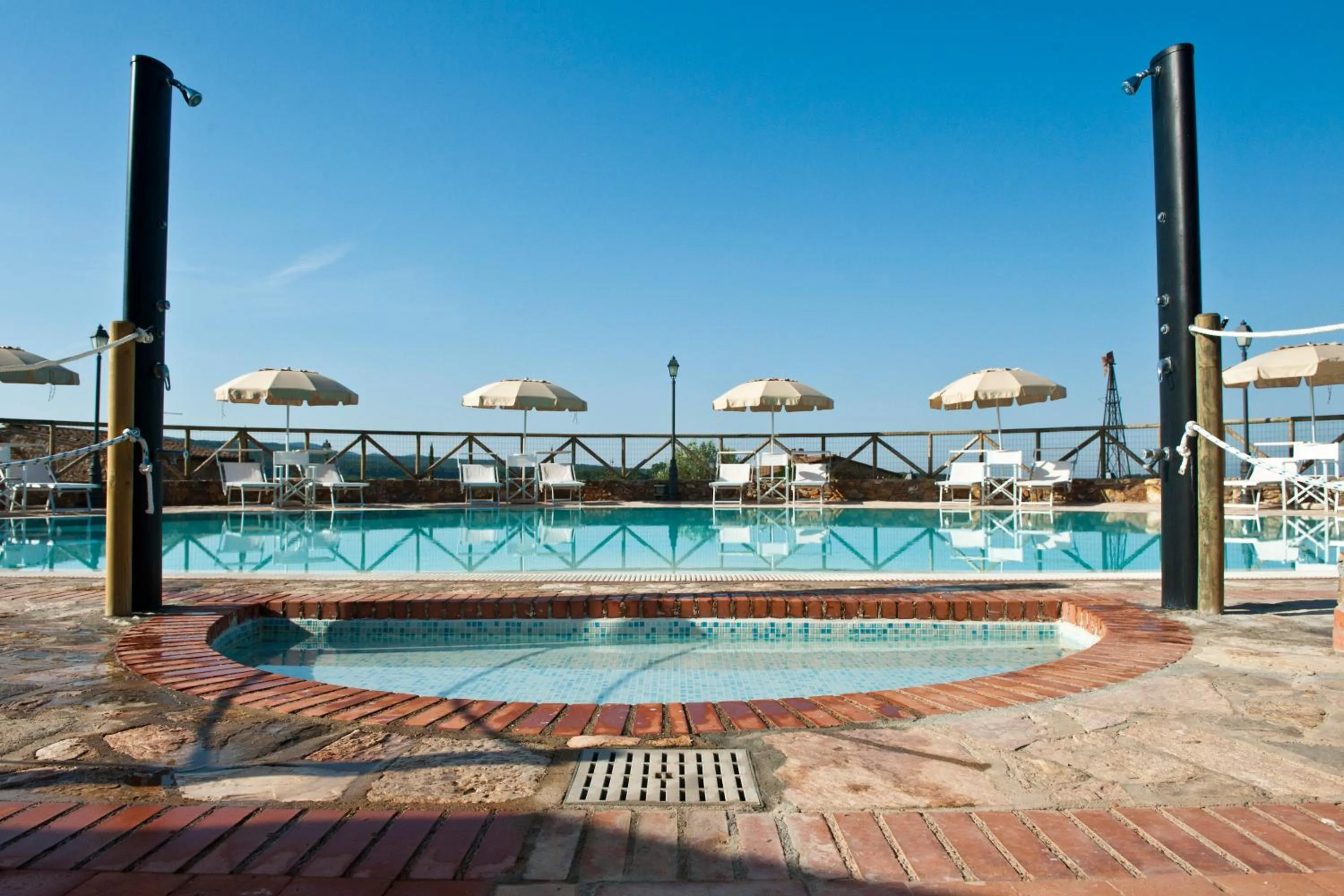 Swimming pool in Antico Borgo Casalappi